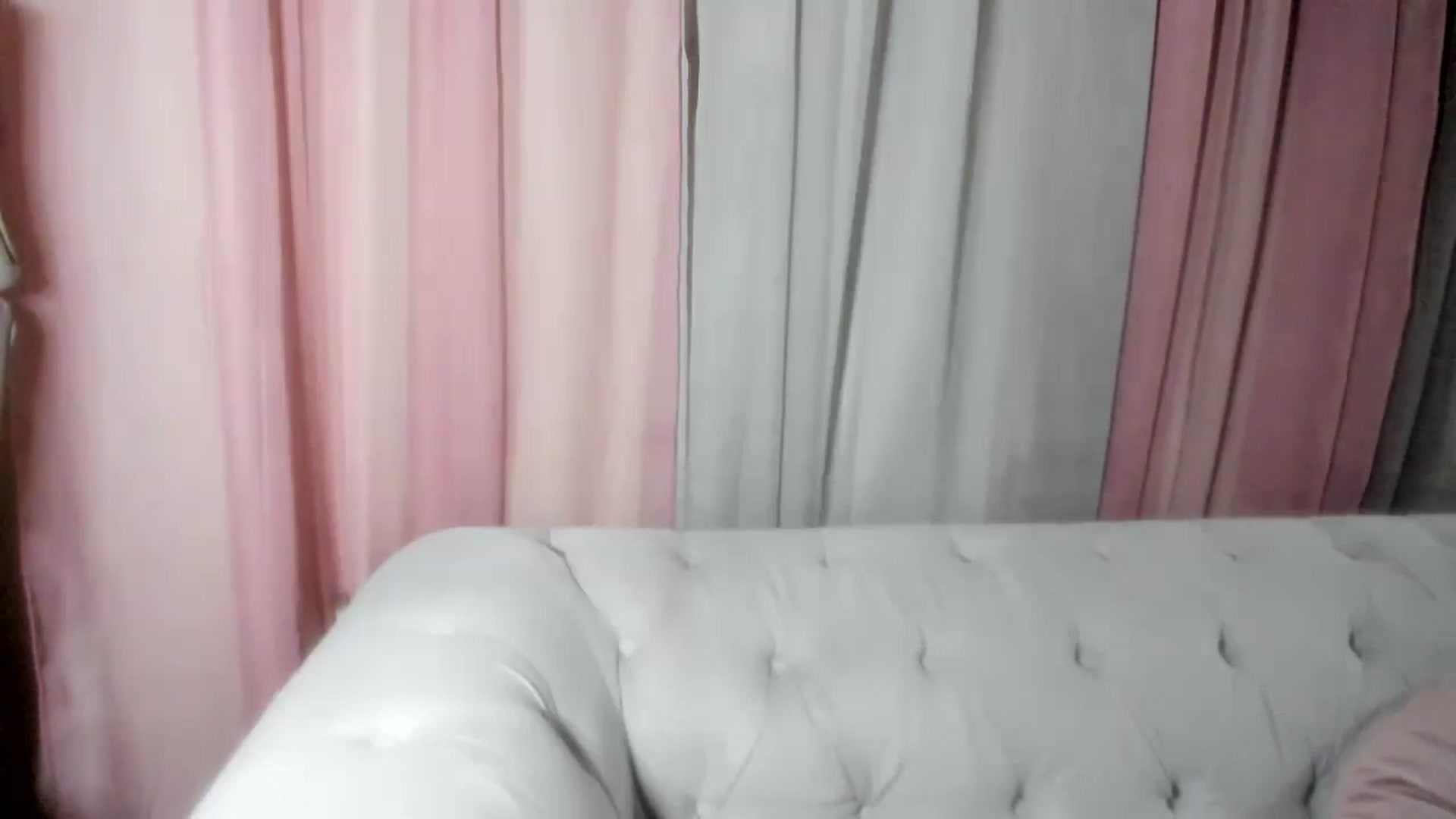 Gallery image thumbnail from Aarte_miss's myfreecams stream on, 09/23/2024, 04:01 image 8 of 20