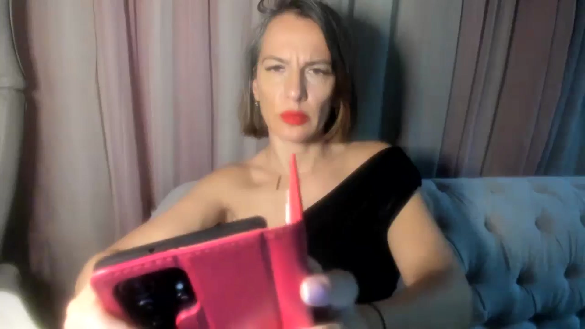 Gallery image thumbnail from Aarte_miss's myfreecams stream on, 10/02/2024, 22:32 image 17 of 20