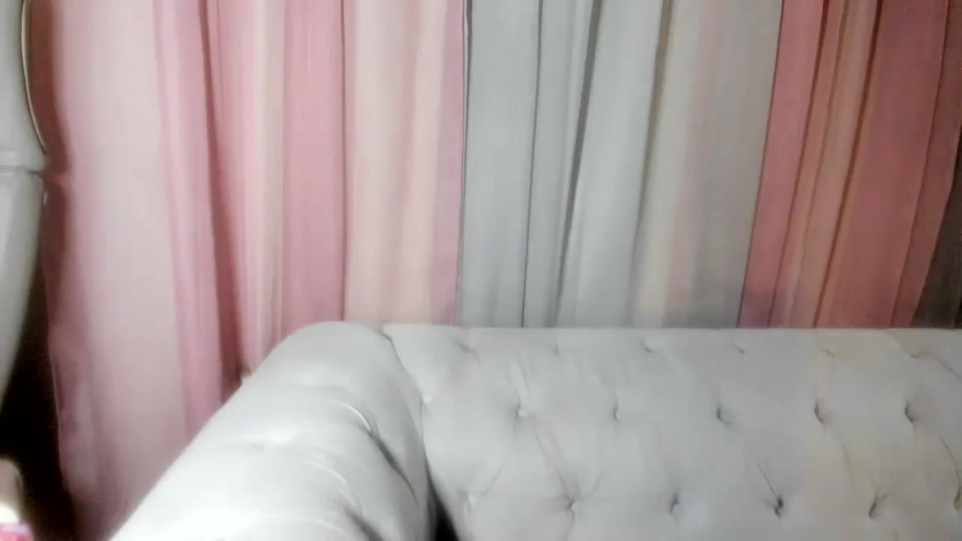 Gallery image thumbnail from Aarte_miss's myfreecams stream on, 10/12/2024, 20:21 image 15 of 20