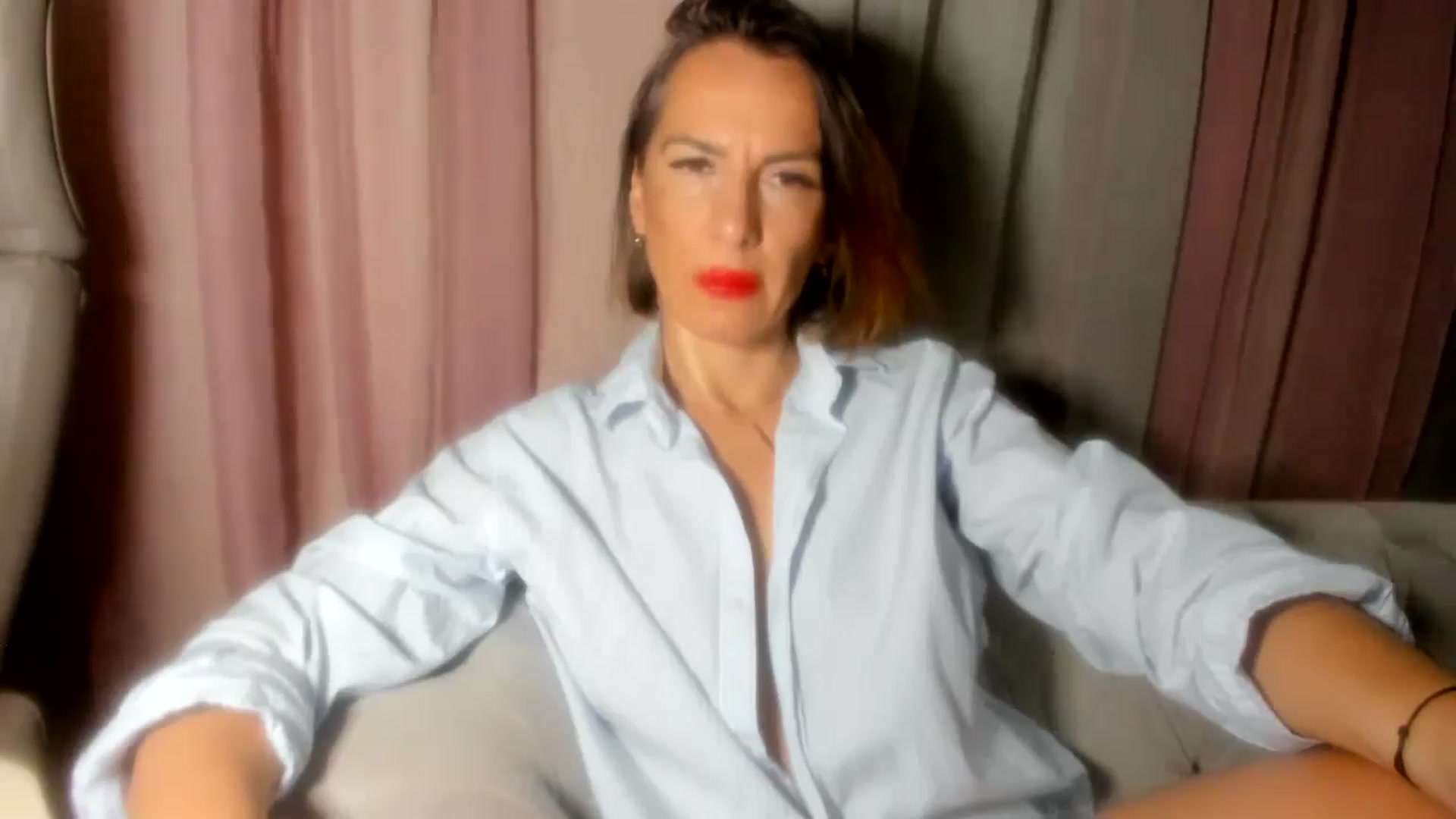 Gallery image thumbnail from Aarte_miss's myfreecams stream on, 10/12/2024, 20:45 image 17 of 20