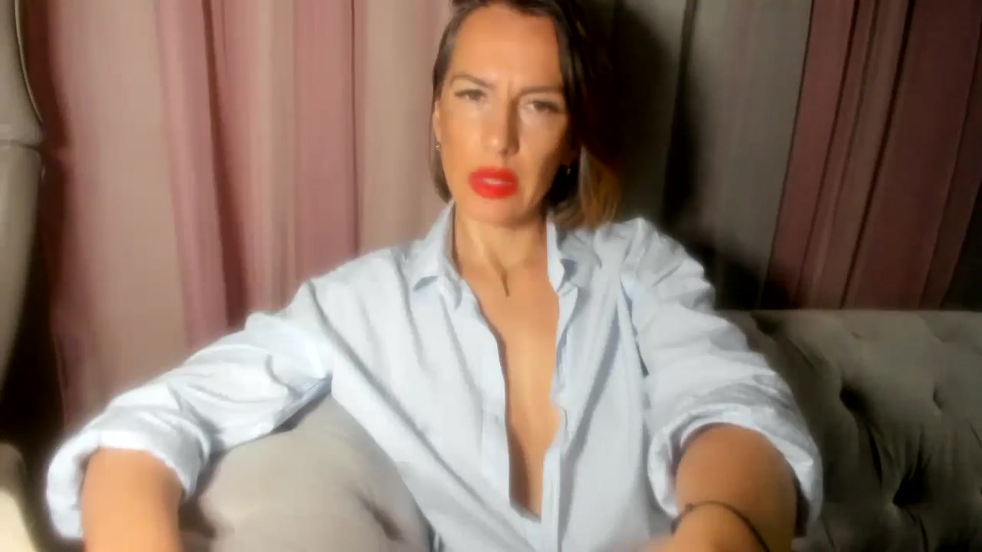 Gallery image thumbnail from Aarte_miss's myfreecams stream on, 10/12/2024, 23:58 image 5 of 20
