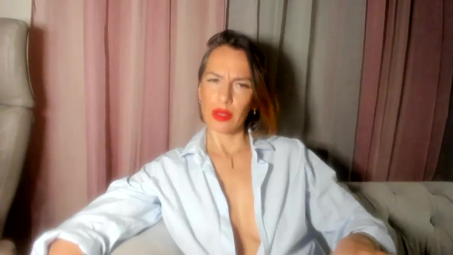 Gallery image thumbnail from Aarte_miss's myfreecams stream on, 10/12/2024, 23:58 image 9 of 20