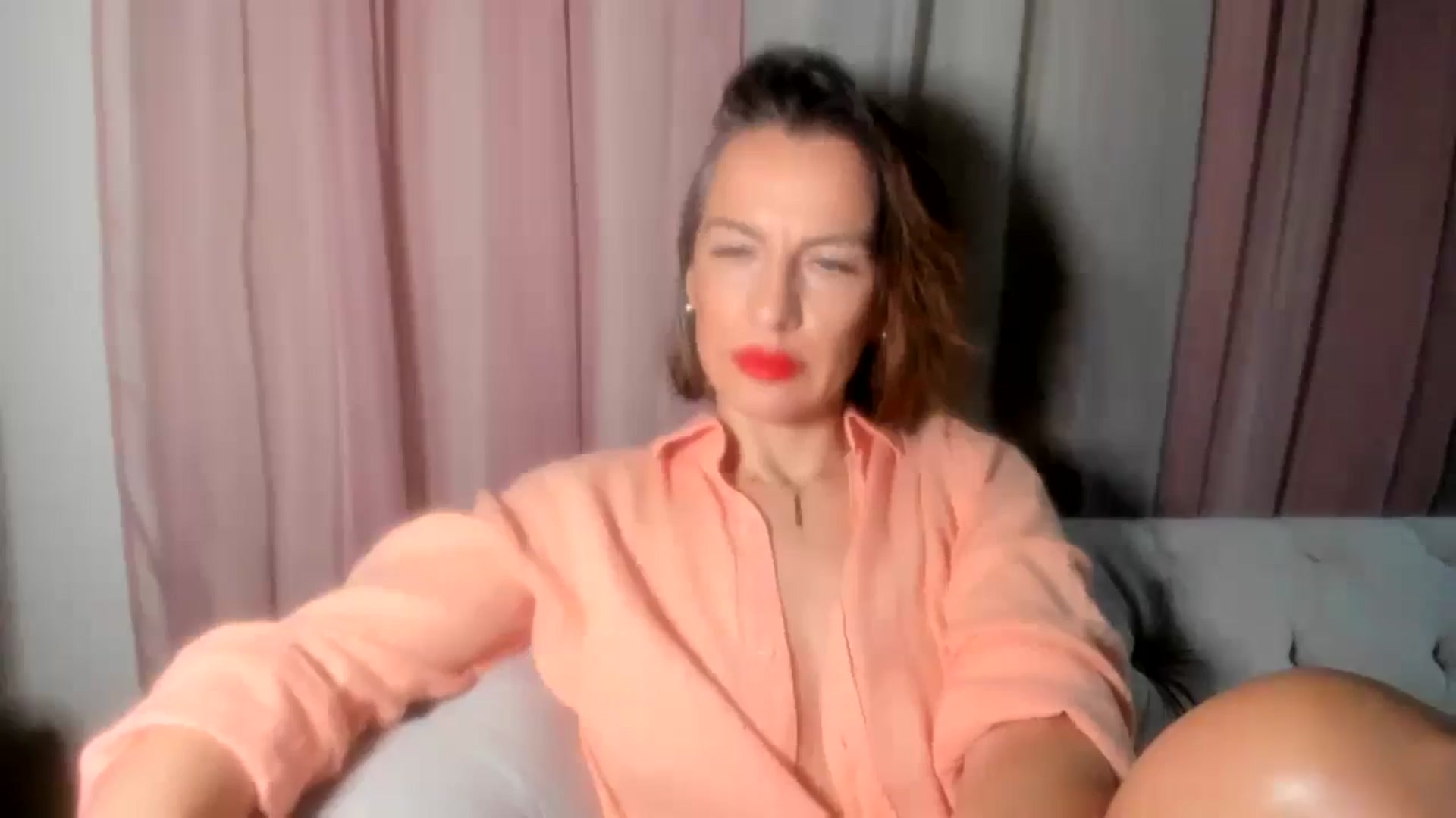 Gallery image thumbnail from Aarte_miss's myfreecams stream on, 10/31/2024, 22:46 image 4 of 20
