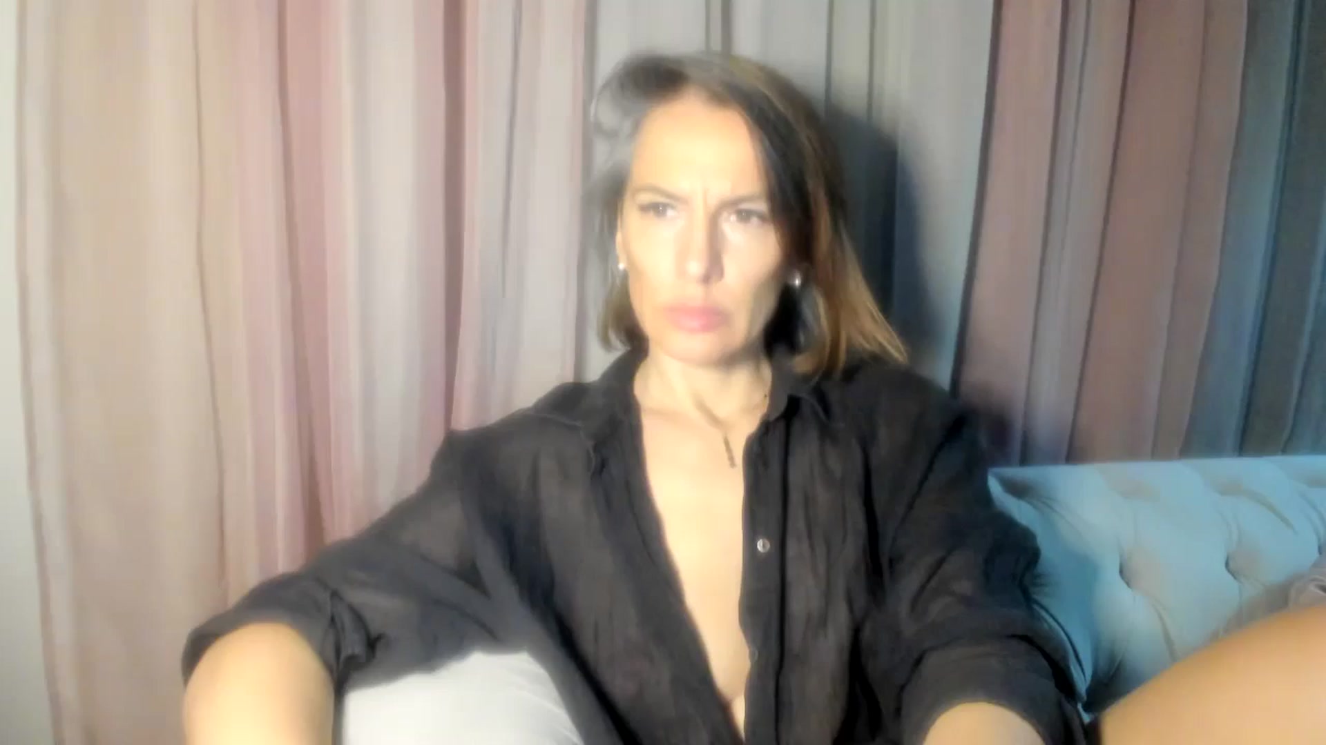 Gallery image thumbnail from Aarte_miss's myfreecams stream on, 11/05/2024, 21:59 image 3 of 20