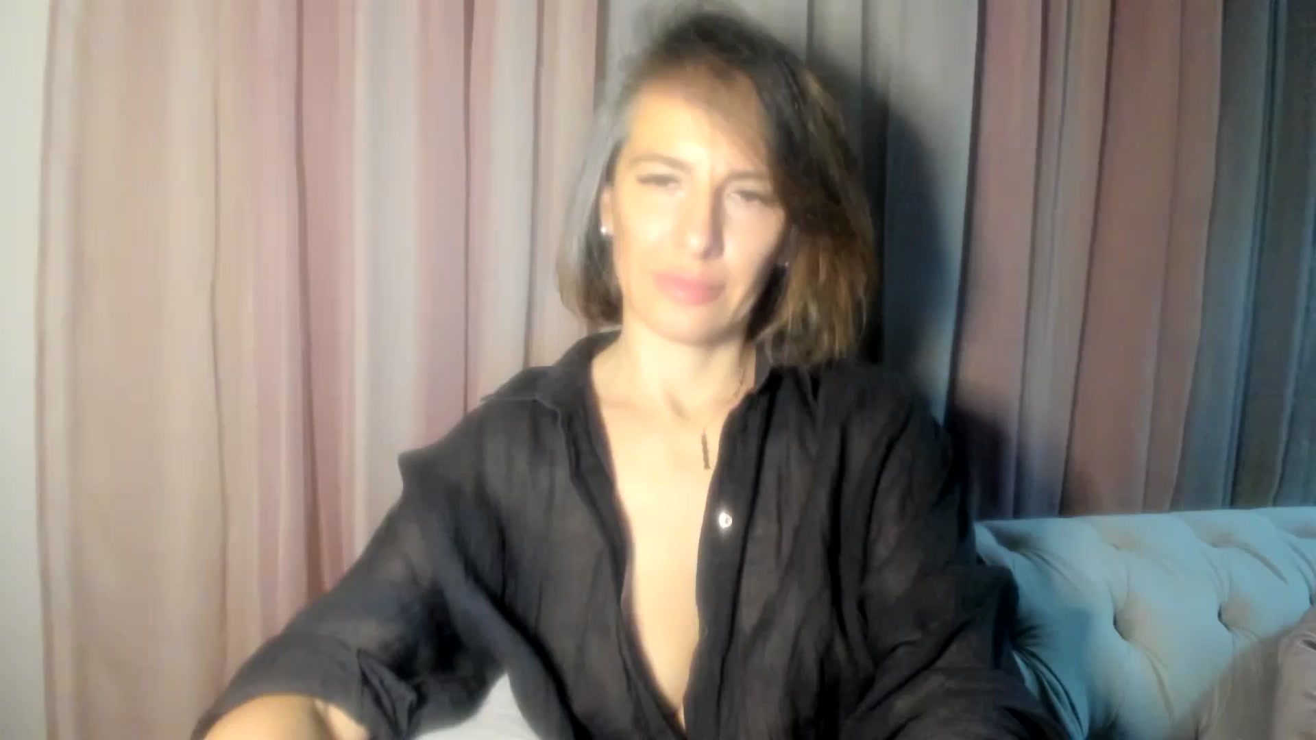 Gallery image thumbnail from Aarte_miss's myfreecams stream on, 11/05/2024, 21:59 image 14 of 20
