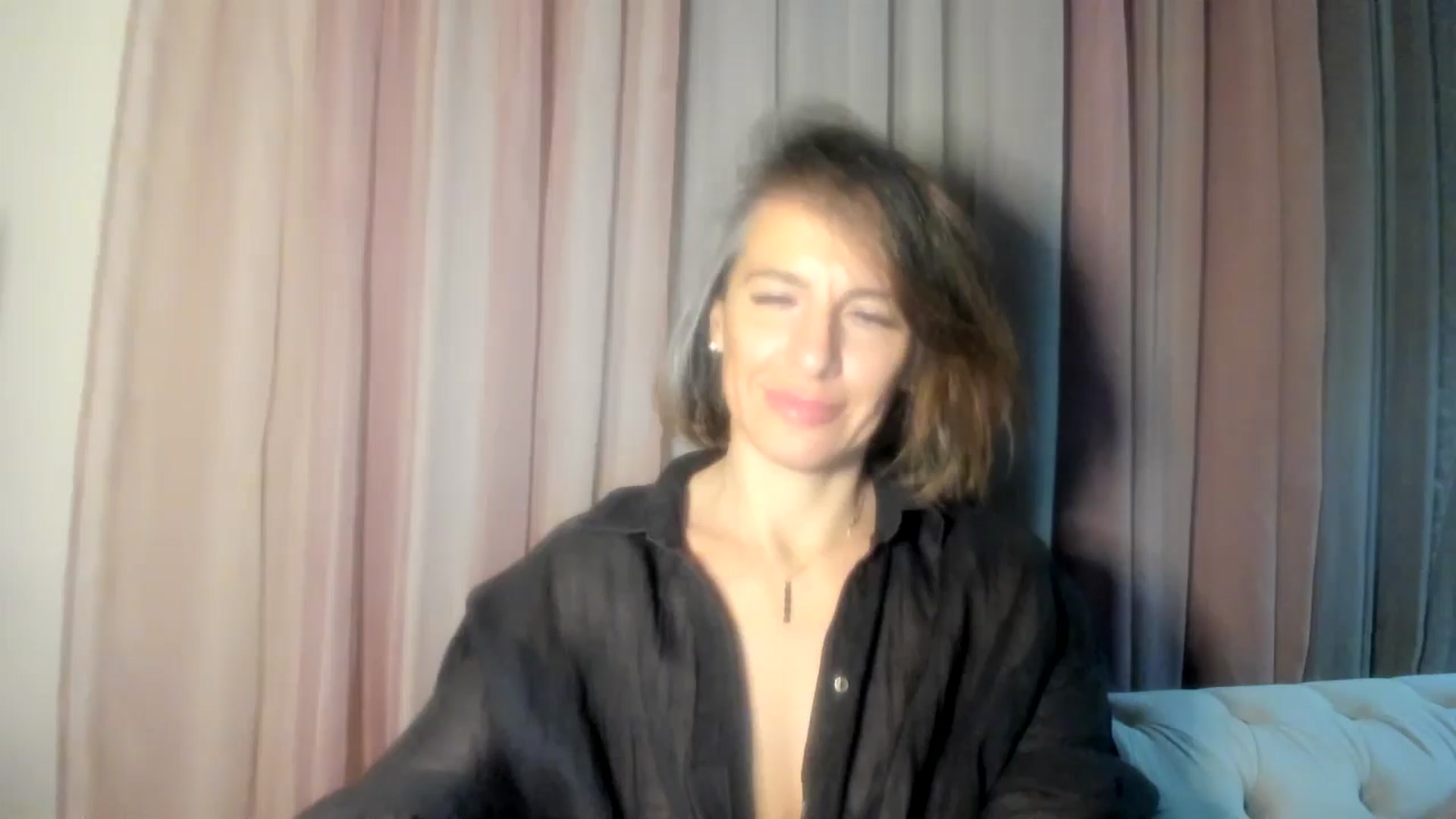 Gallery image thumbnail from Aarte_miss's myfreecams stream on, 11/05/2024, 21:59 image 12 of 20