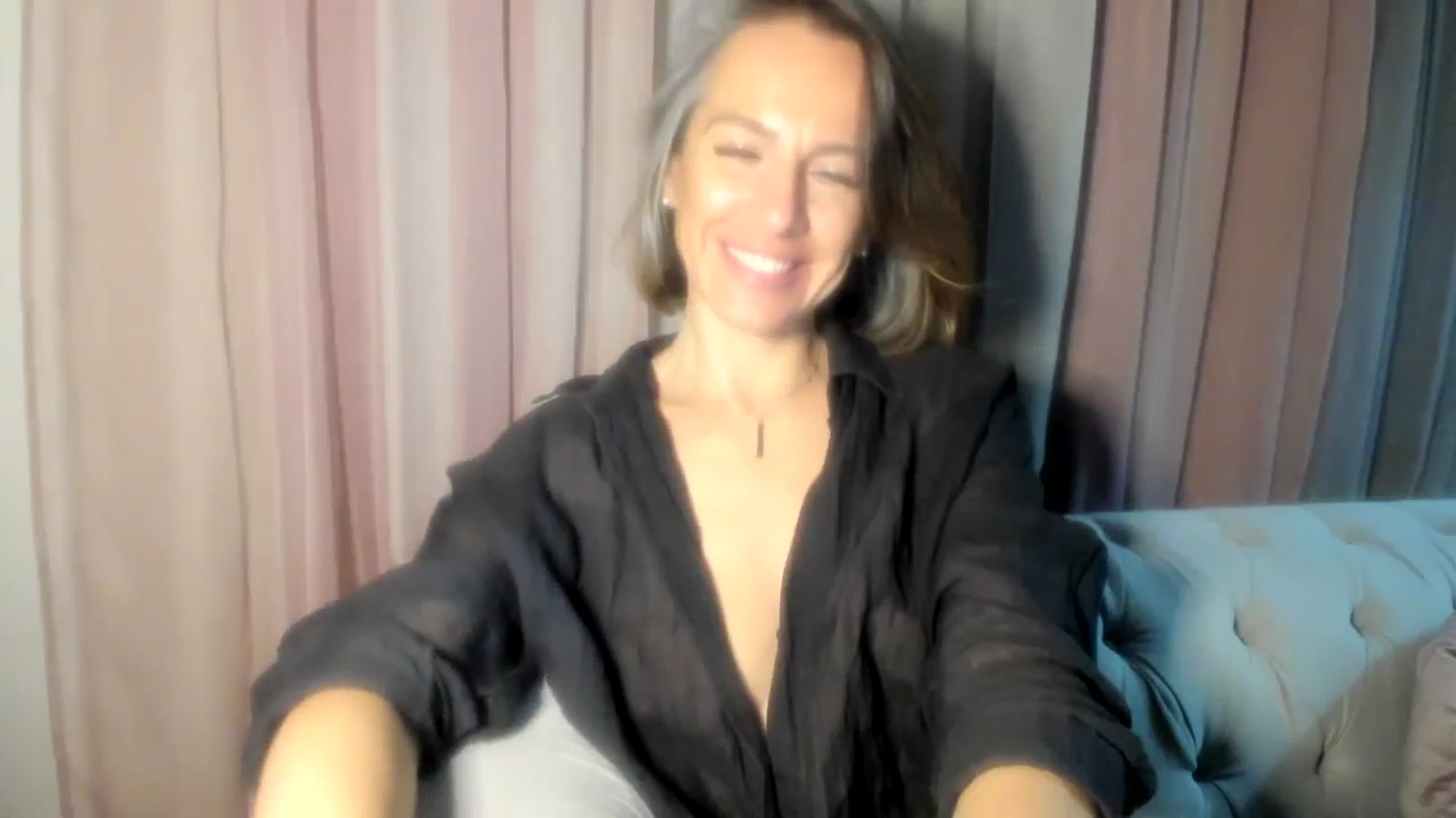 Gallery image thumbnail from Aarte_miss's myfreecams stream on, 11/05/2024, 21:59 image 16 of 20