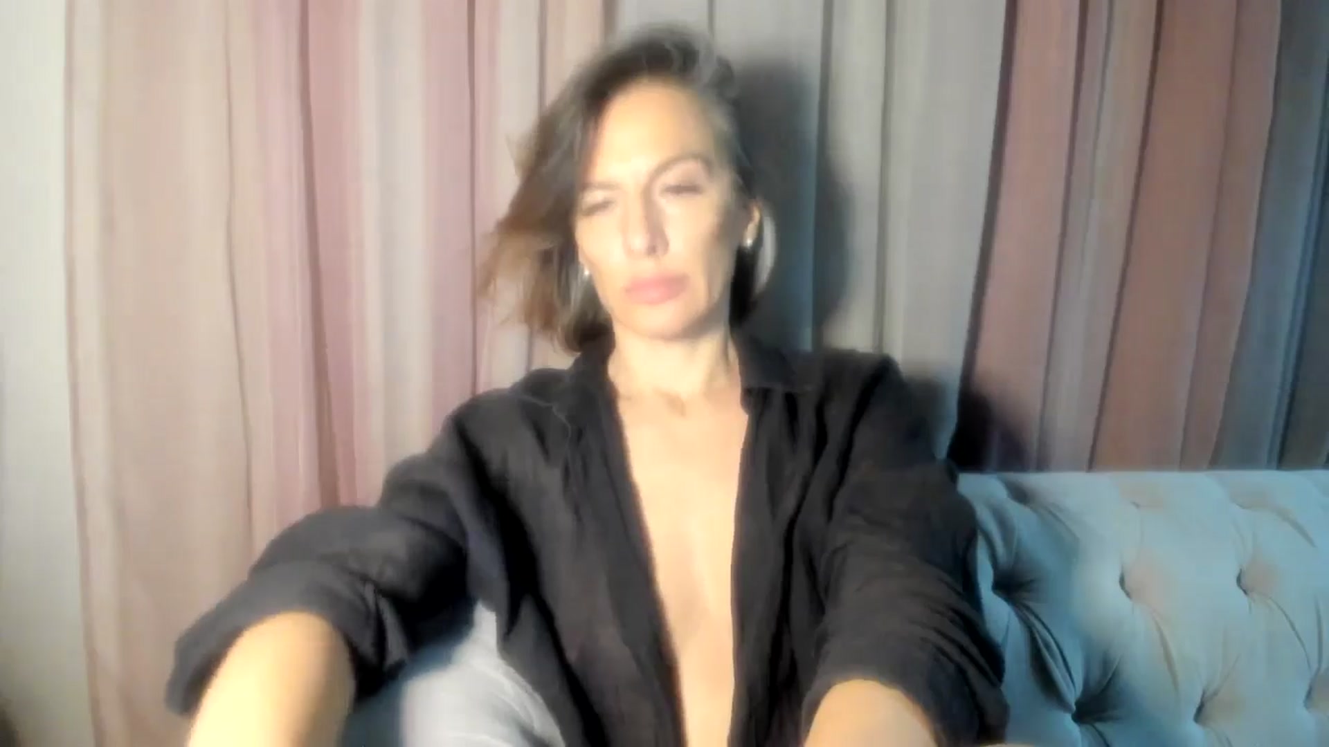 Gallery image thumbnail from Aarte_miss's myfreecams stream on, 11/05/2024, 23:54 image 15 of 20