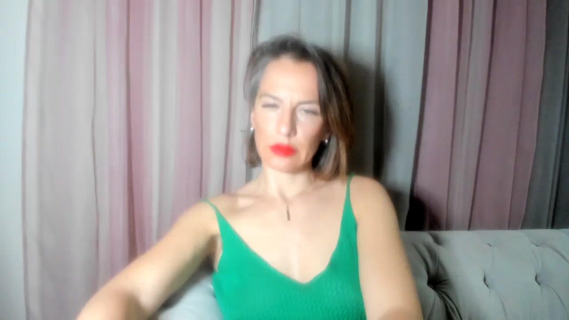 Gallery image thumbnail from Aarte_miss's myfreecams stream on, 11/08/2024, 23:47 image 12 of 20