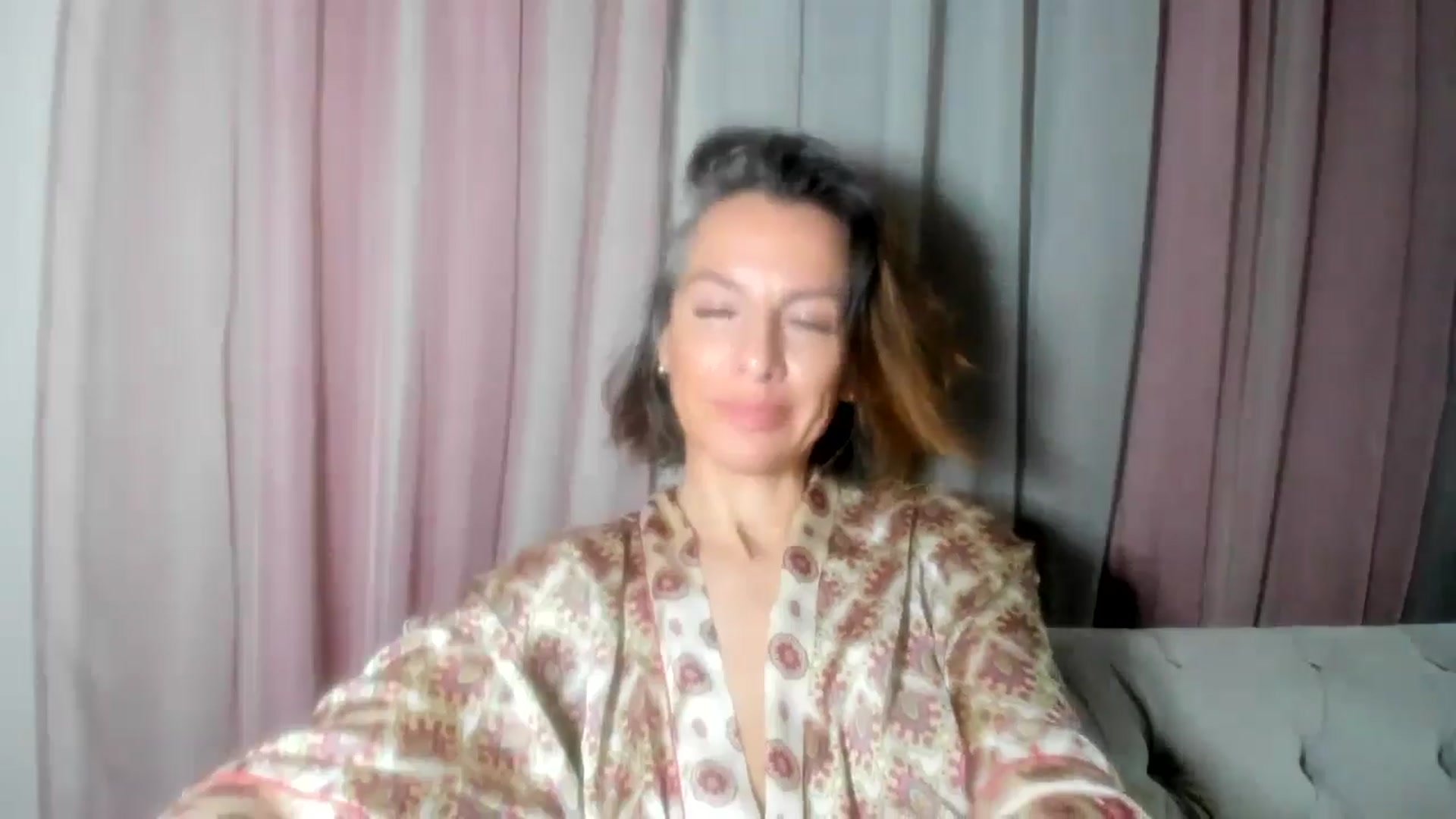 Gallery image thumbnail from Aarte_miss's myfreecams stream on, 11/14/2024, 24:37 image 15 of 20