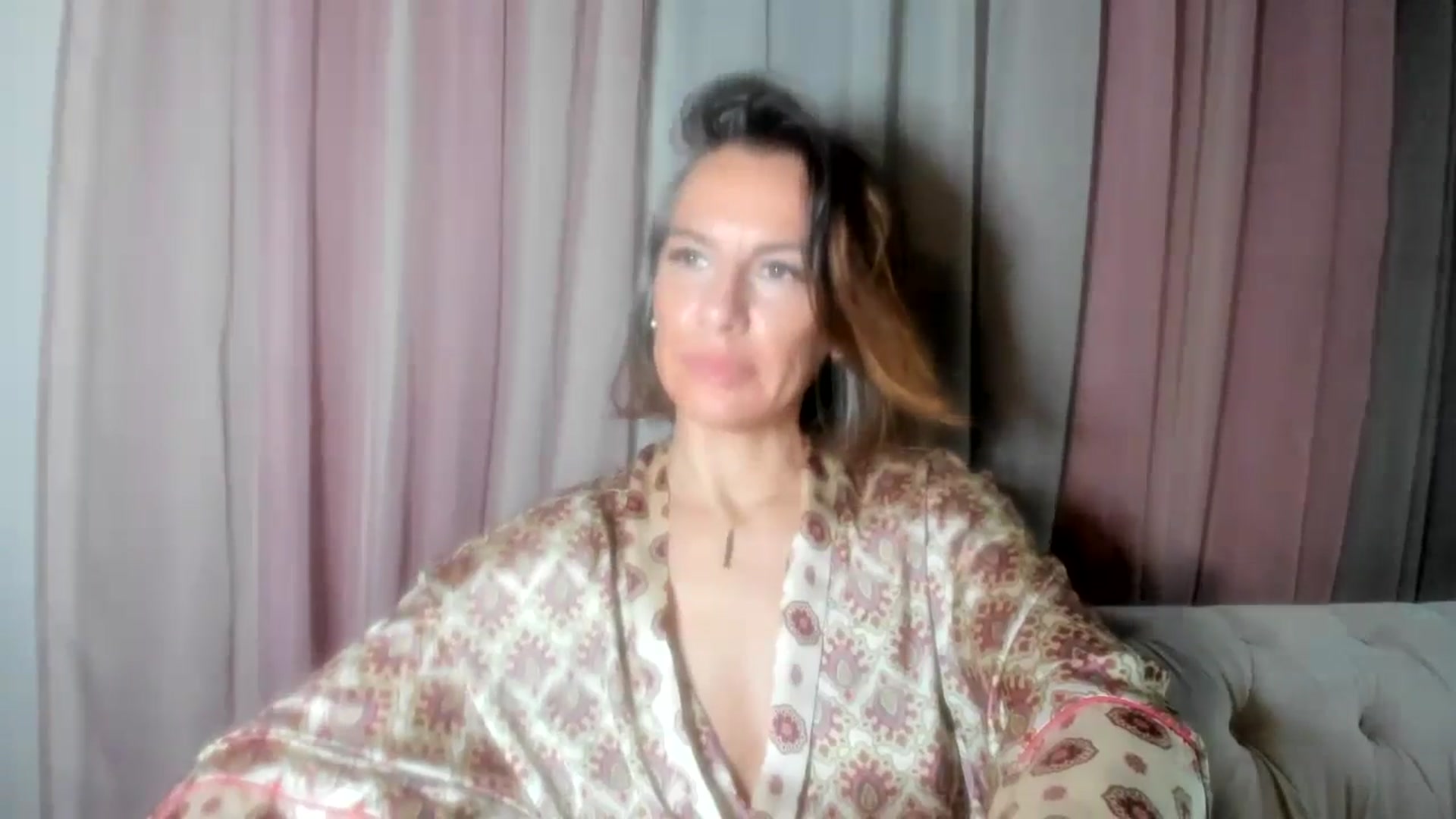 Gallery image thumbnail from Aarte_miss's myfreecams stream on, 11/14/2024, 24:37 image 9 of 20