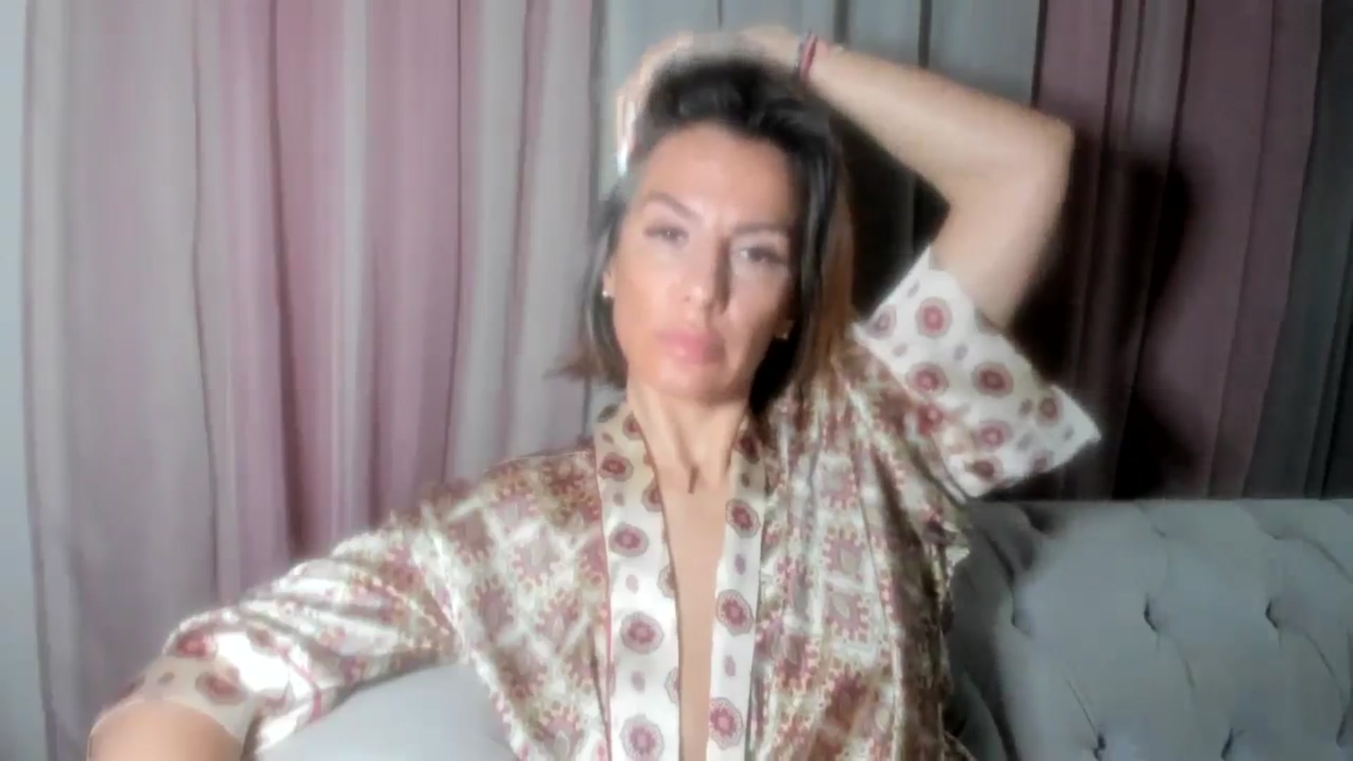 Gallery image thumbnail from Aarte_miss's myfreecams stream on, 11/14/2024, 24:37 image 6 of 20