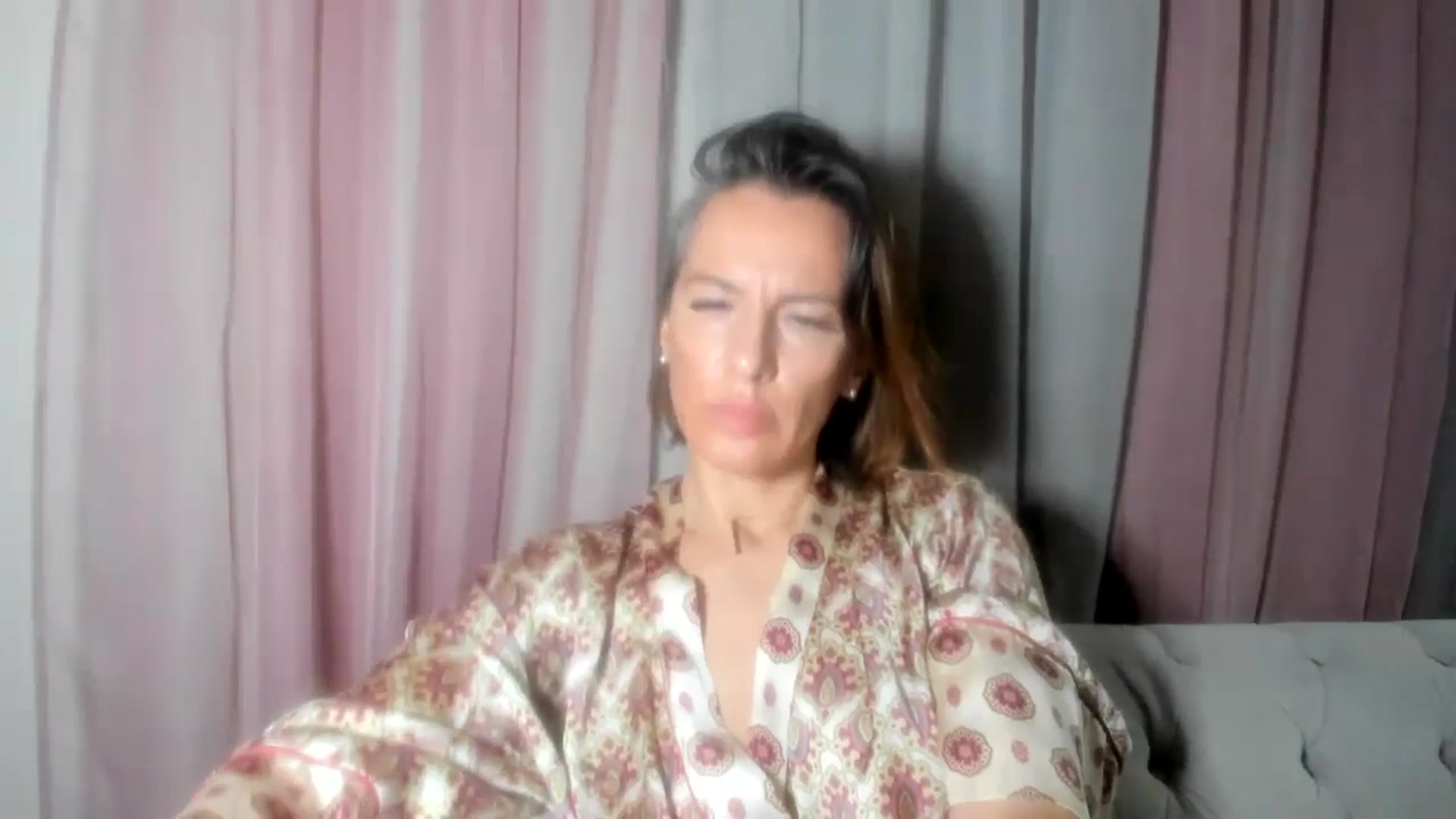 Gallery image thumbnail from Aarte_miss's myfreecams stream on, 11/14/2024, 24:37 image 13 of 20