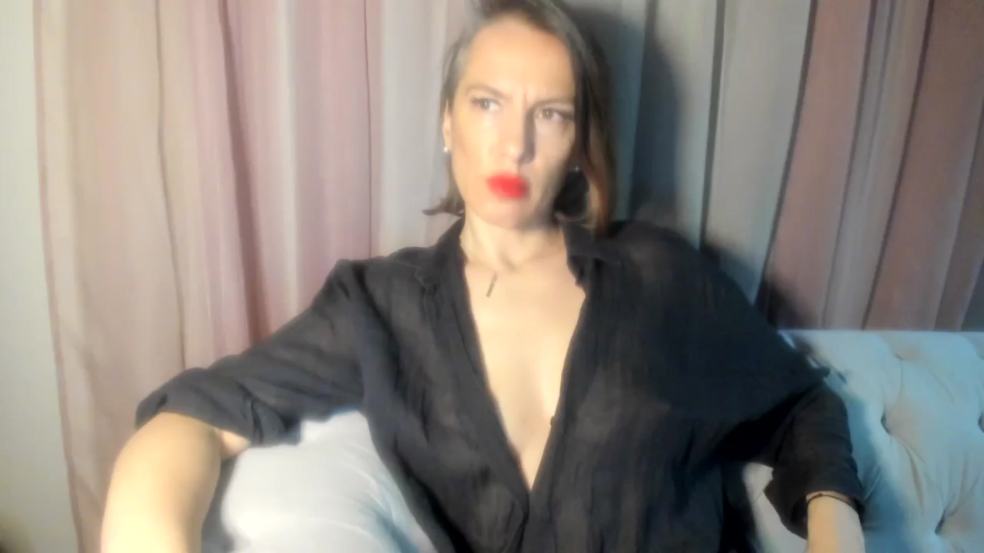 Gallery image thumbnail from Aarte_miss's myfreecams stream on, 11/24/2024, 23:25 image 17 of 20
