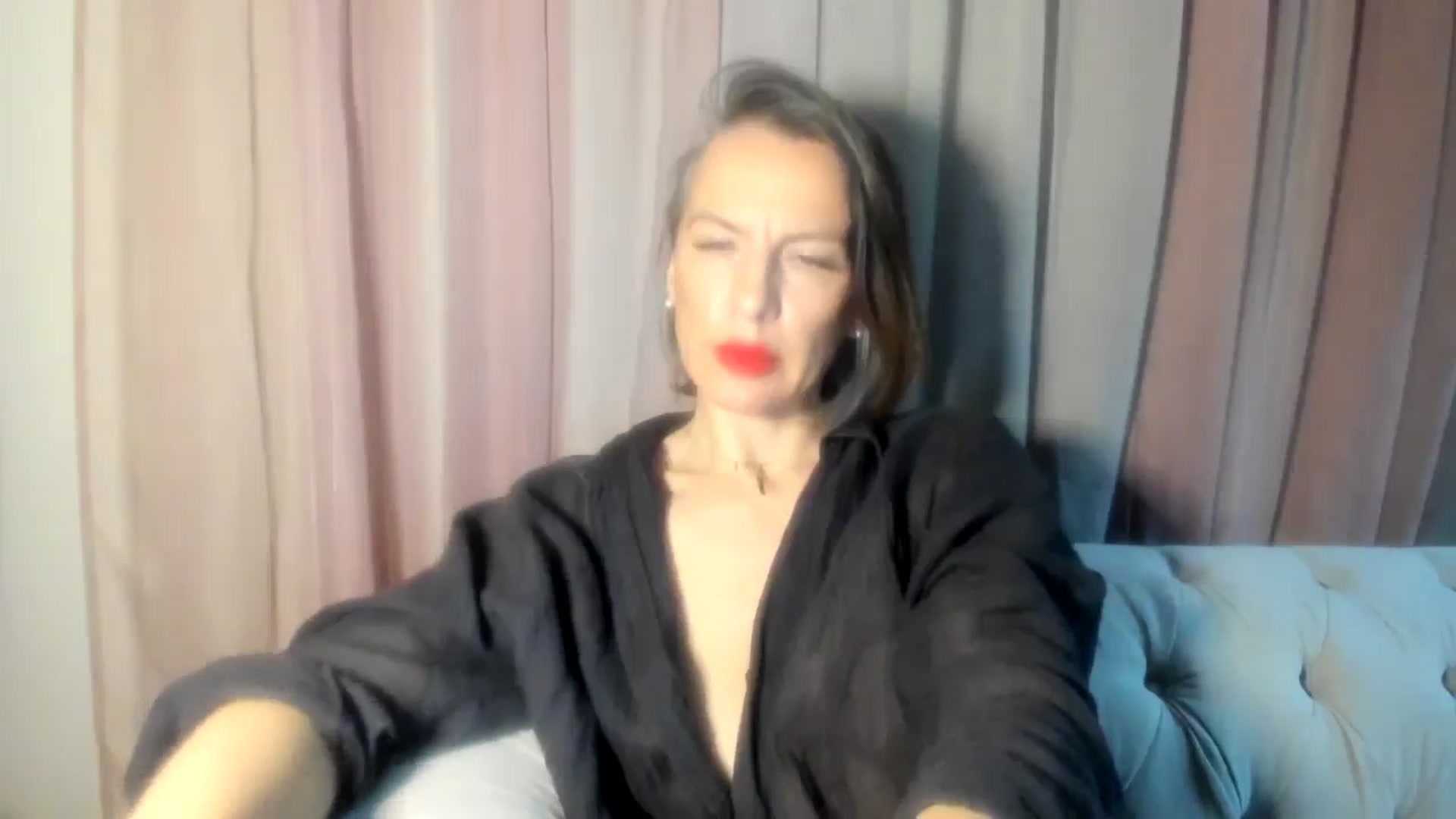 Gallery image thumbnail from Aarte_miss's myfreecams stream on, 11/24/2024, 23:25 image 2 of 20