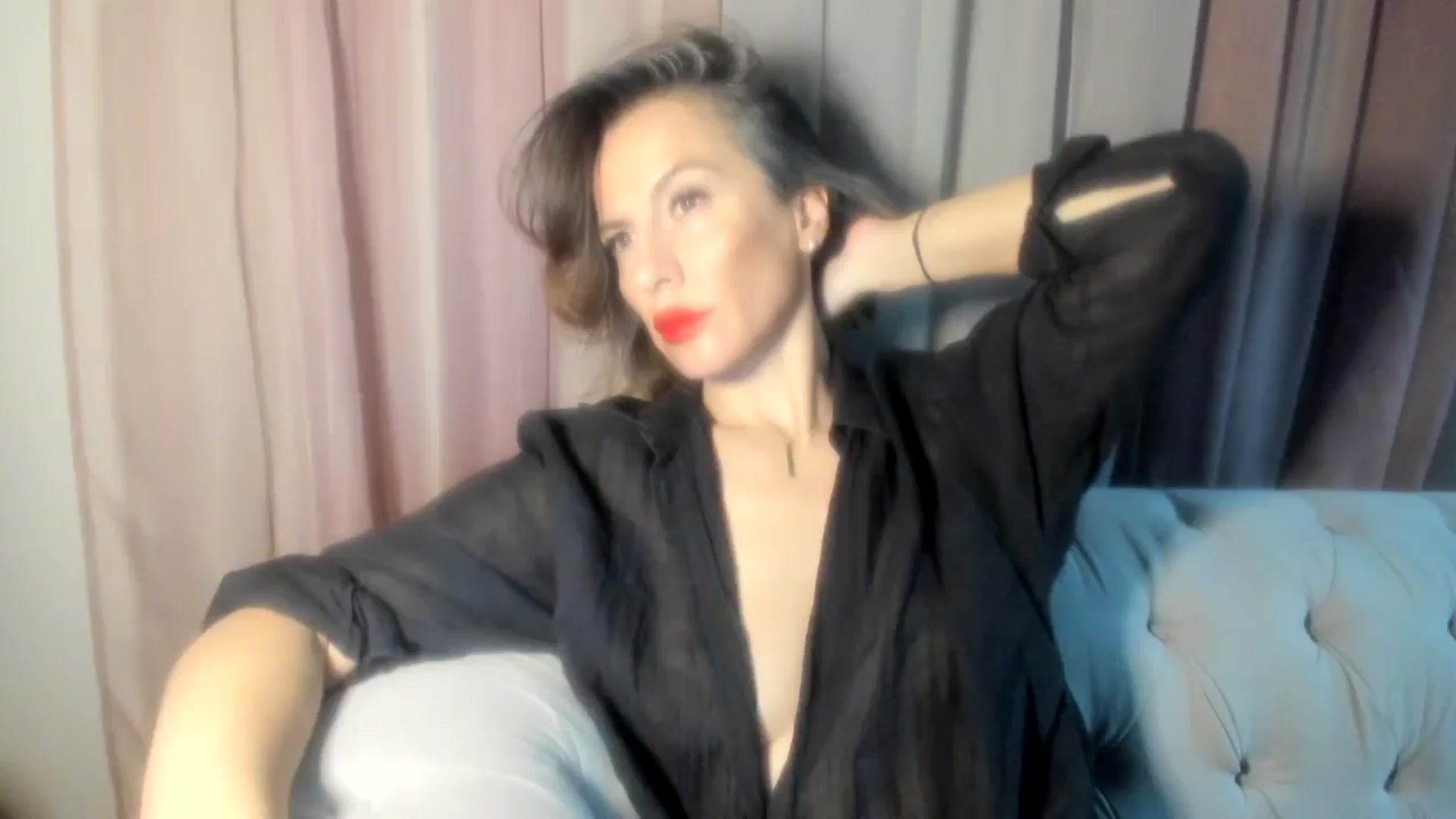 Gallery image thumbnail from Aarte_miss's myfreecams stream on, 11/25/2024, 24:00 image 1 of 20