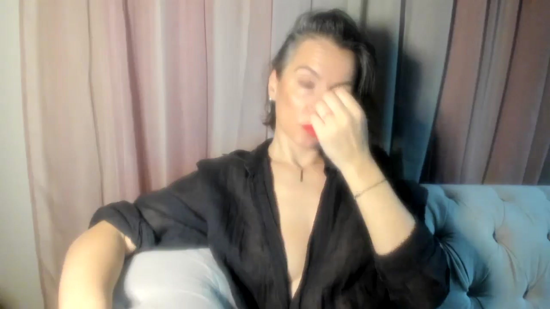 Gallery image thumbnail from Aarte_miss's myfreecams stream on, 11/25/2024, 24:00 image 6 of 20