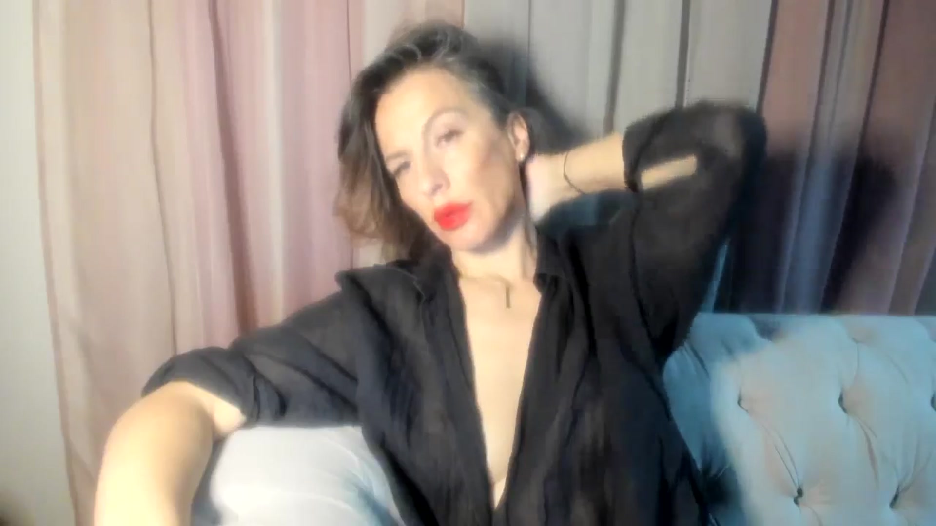 Gallery image thumbnail from Aarte_miss's myfreecams stream on, 11/25/2024, 24:00 image 4 of 20