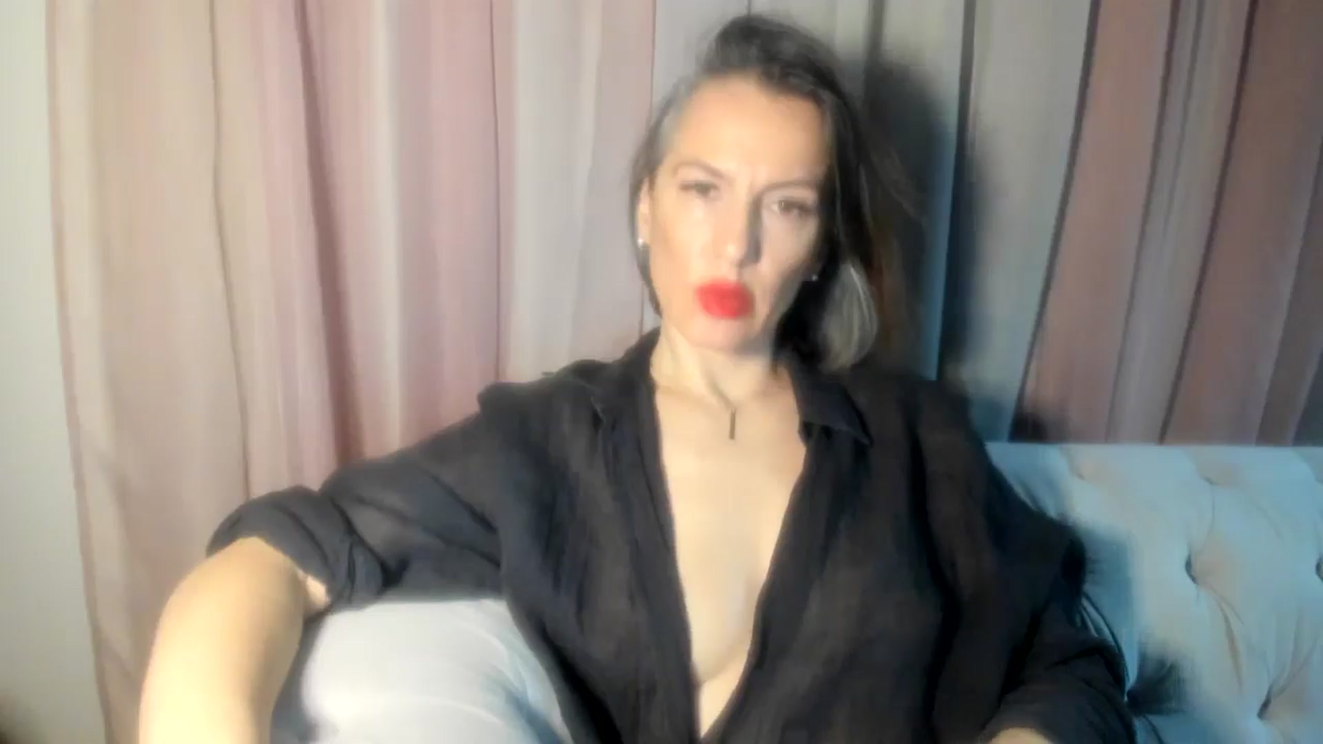 Gallery image thumbnail from Aarte_miss's myfreecams stream on, 11/25/2024, 24:00 image 8 of 20
