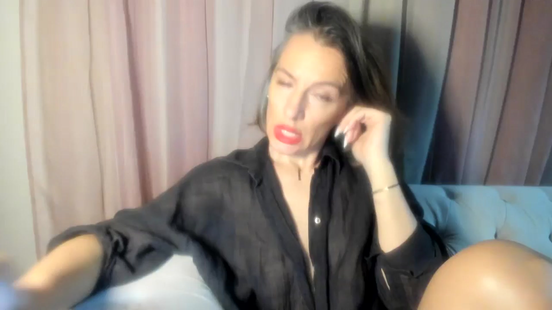 Gallery image thumbnail from Aarte_miss's myfreecams stream on, 11/25/2024, 01:35 image 1 of 20