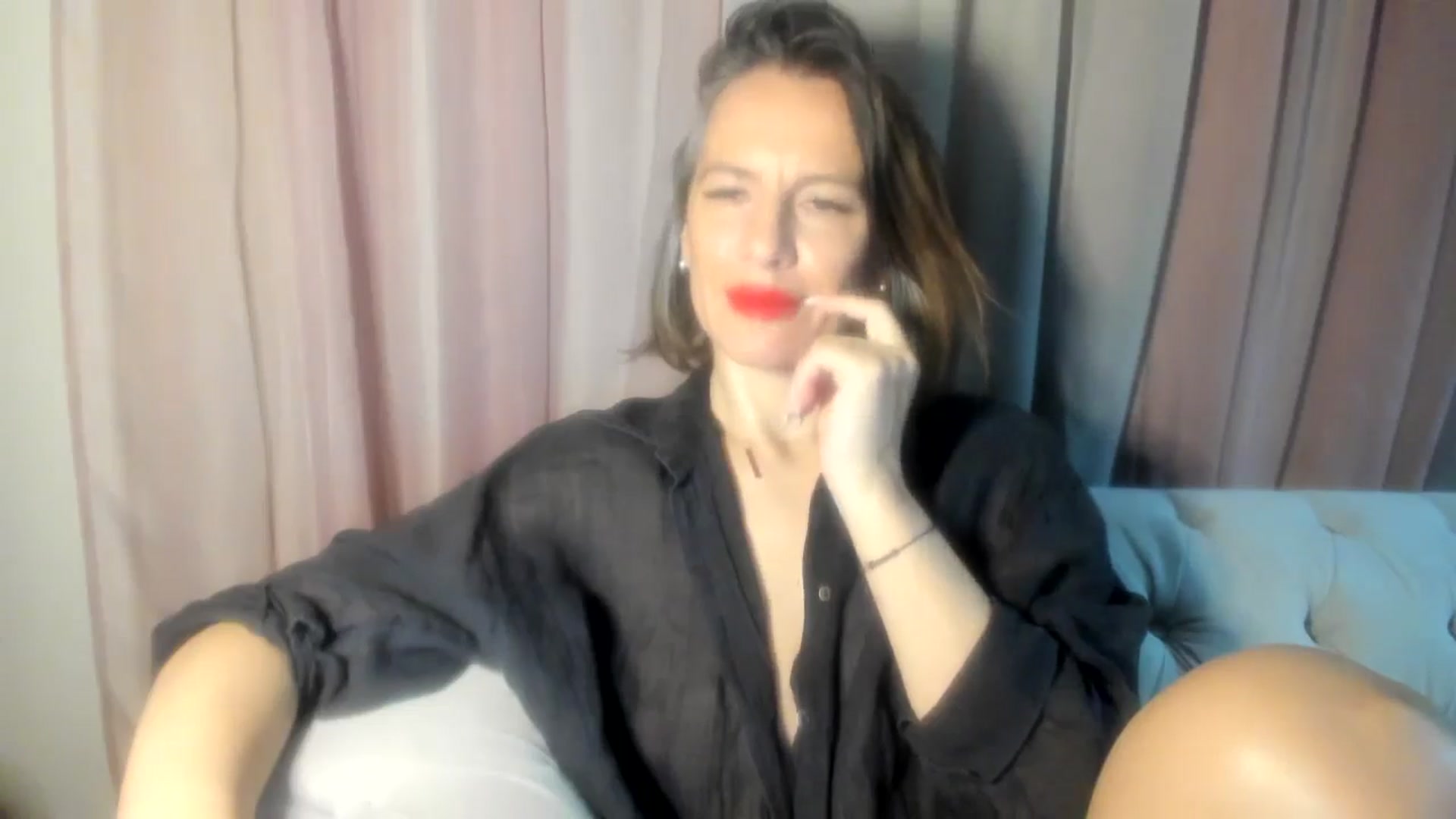 Gallery image thumbnail from Aarte_miss's myfreecams stream on, 11/25/2024, 01:35 image 2 of 20