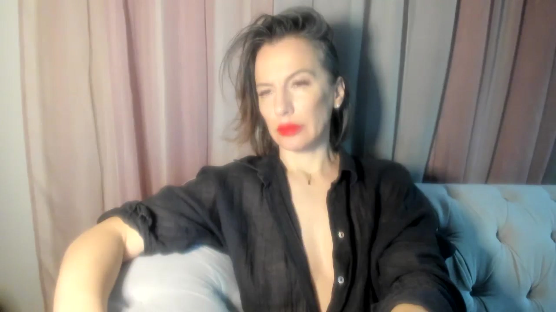 Gallery image thumbnail from Aarte_miss's myfreecams stream on, 11/25/2024, 01:35 image 19 of 20