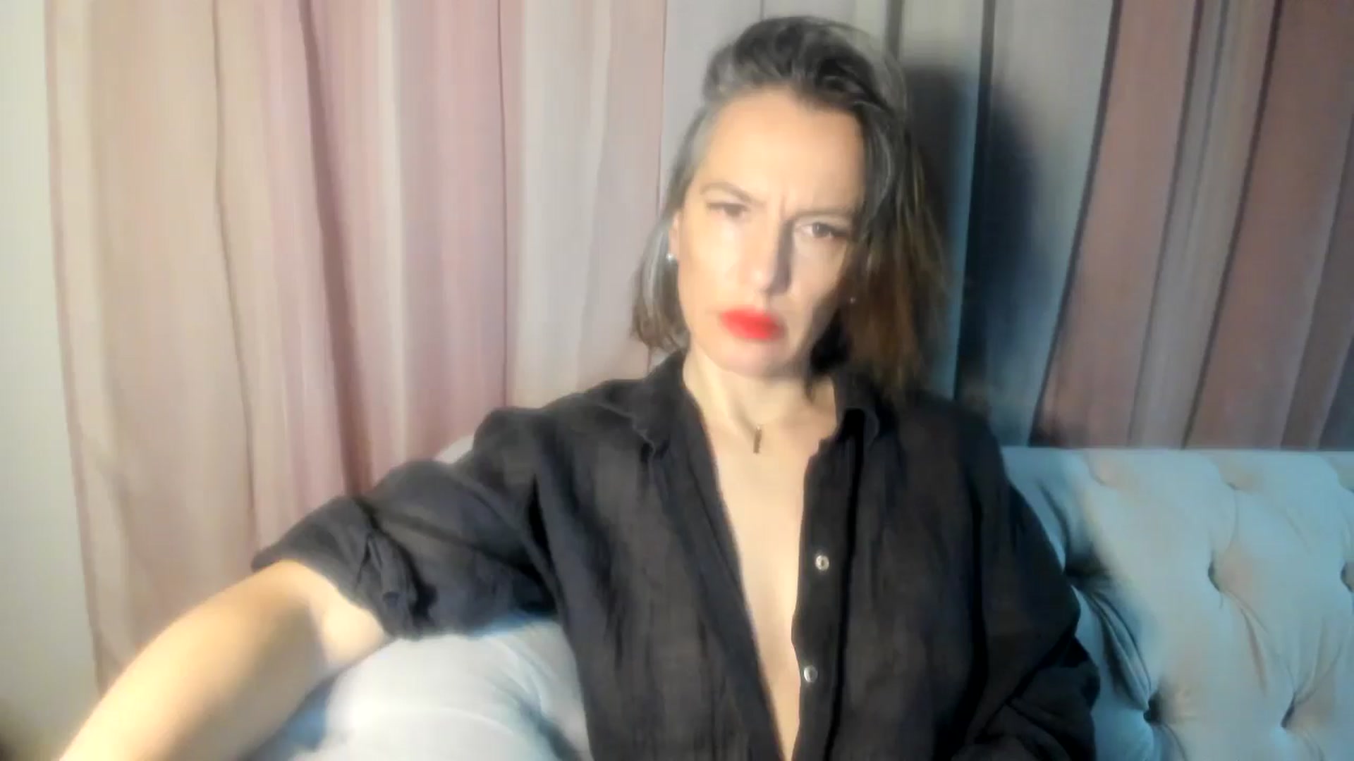 Gallery image thumbnail from Aarte_miss's myfreecams stream on, 11/25/2024, 01:35 image 18 of 20