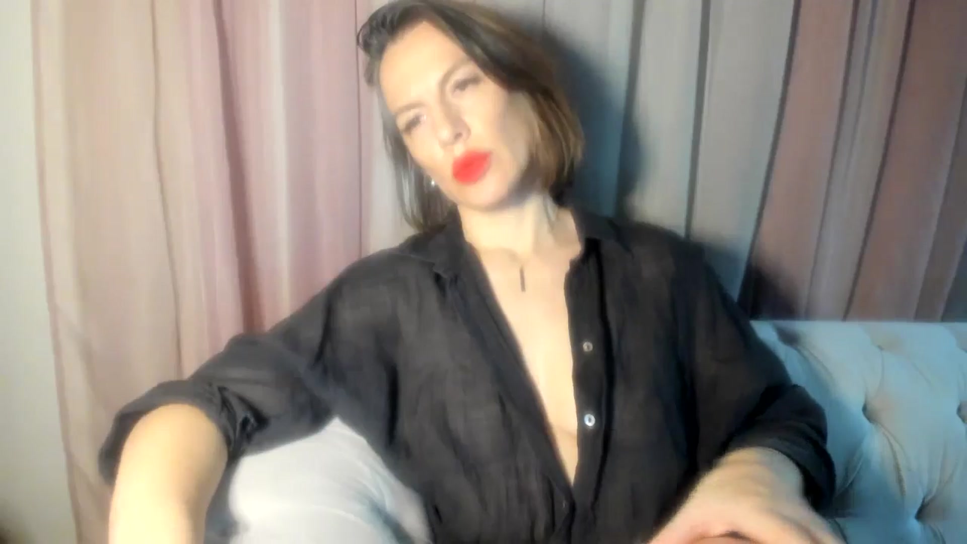 Gallery image thumbnail from Aarte_miss's myfreecams stream on, 11/25/2024, 01:35 image 11 of 20