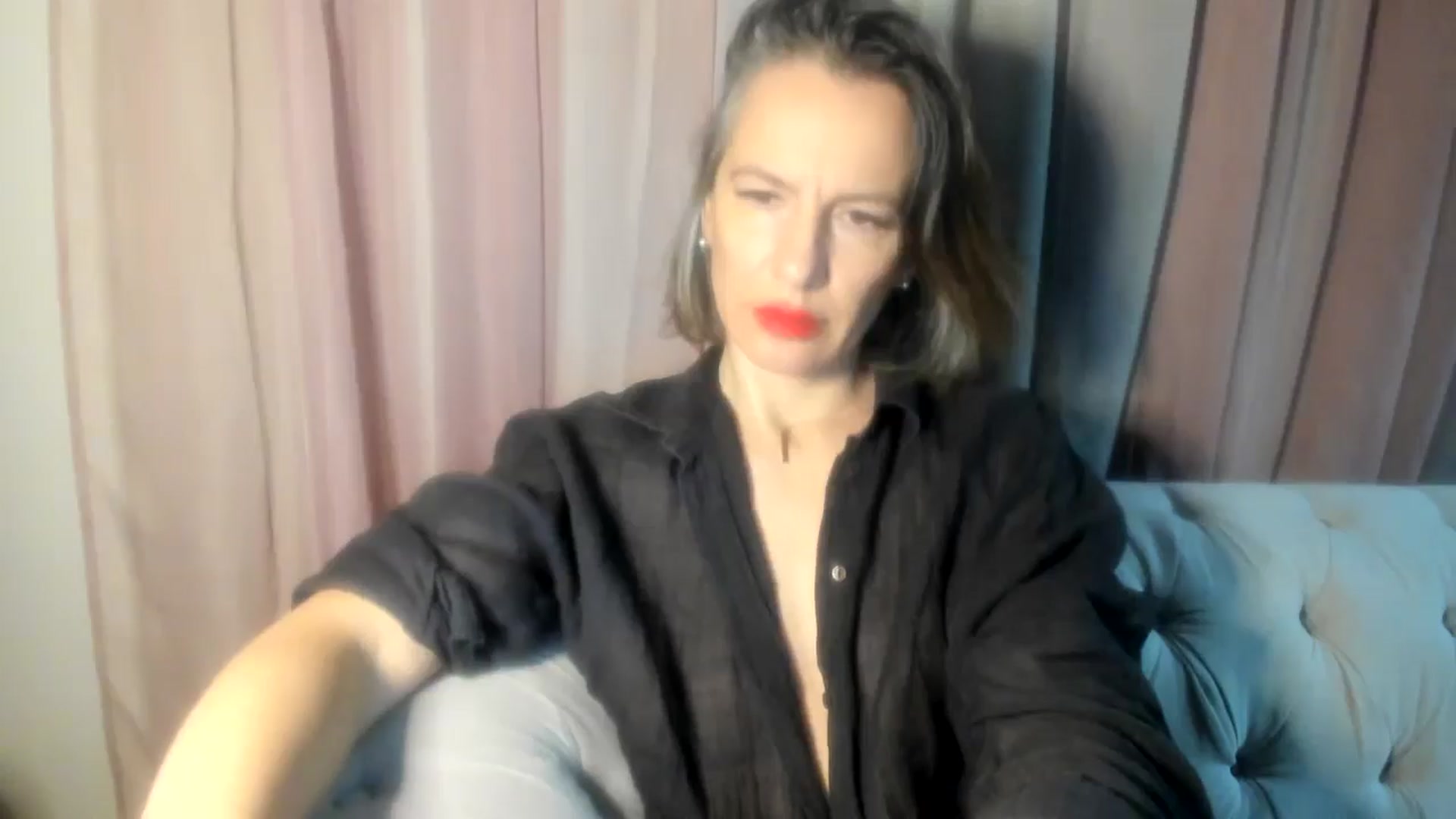Gallery image thumbnail from Aarte_miss's myfreecams stream on, 11/25/2024, 01:35 image 15 of 20