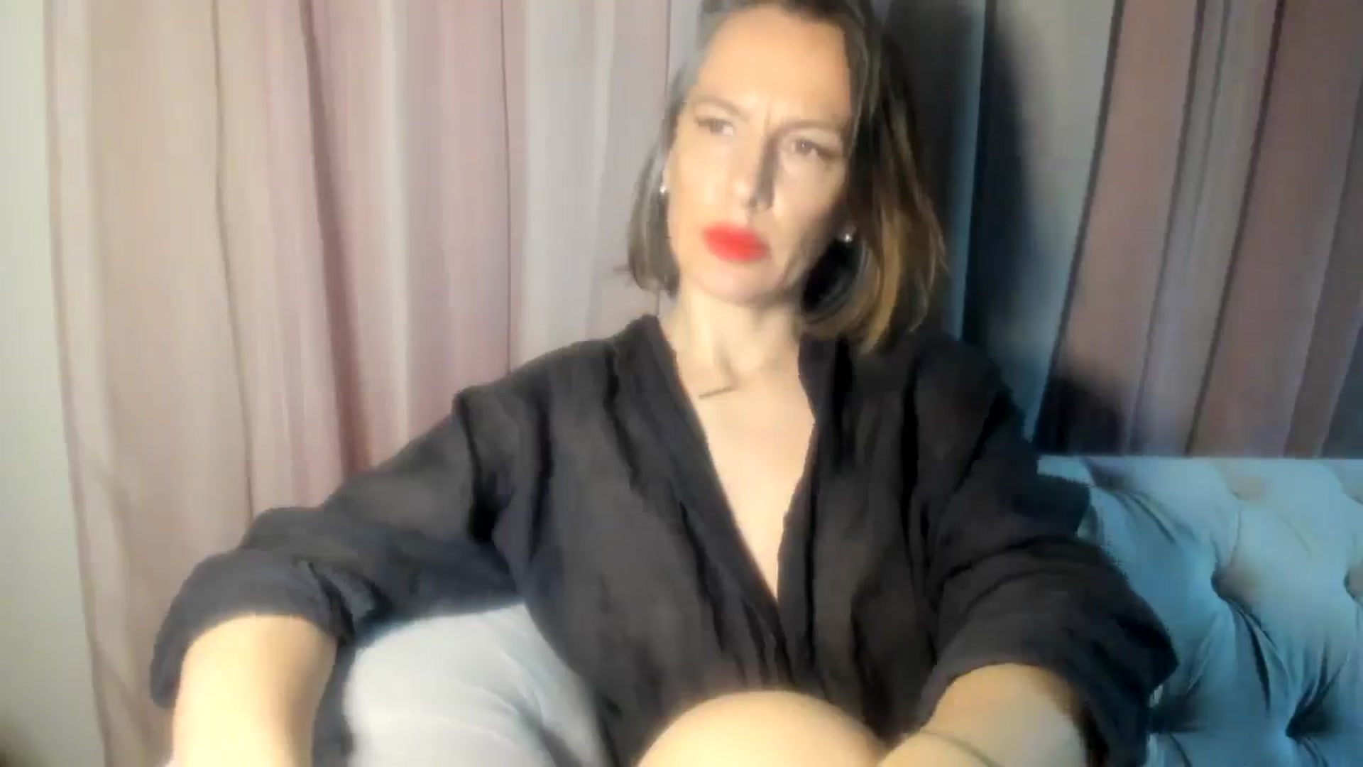 Gallery image thumbnail from Aarte_miss's myfreecams stream on, 11/25/2024, 01:35 image 7 of 20