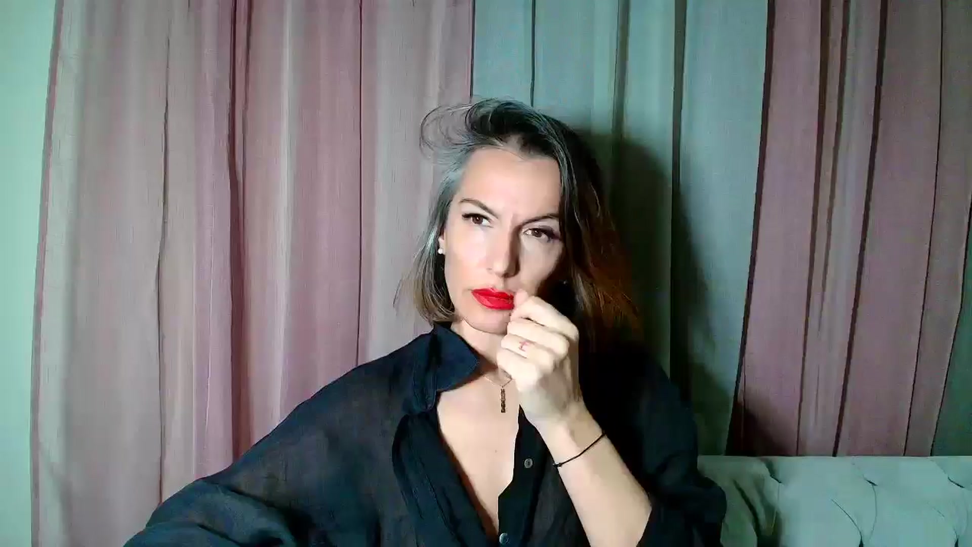 Gallery image thumbnail from Aarte_miss's myfreecams stream on, 11/29/2024, 02:05 image 7 of 20