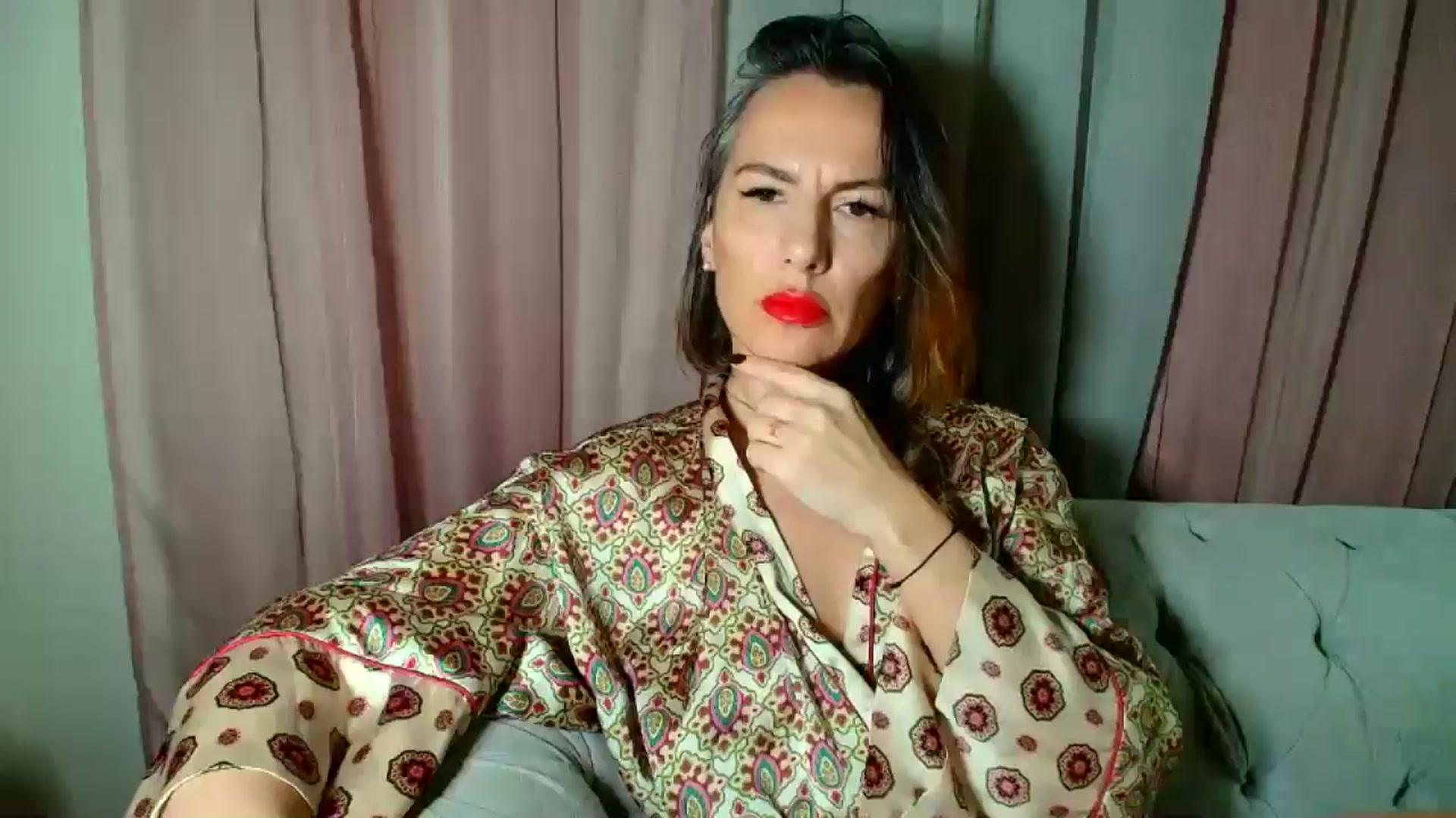 Gallery image thumbnail from Aarte_miss's myfreecams stream on, 11/30/2024, 03:07 image 19 of 20