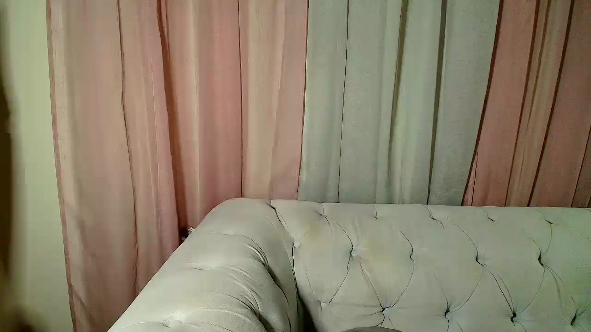 Gallery image thumbnail from Aarte_miss's myfreecams stream on, 11/30/2024, 03:07 image 9 of 20