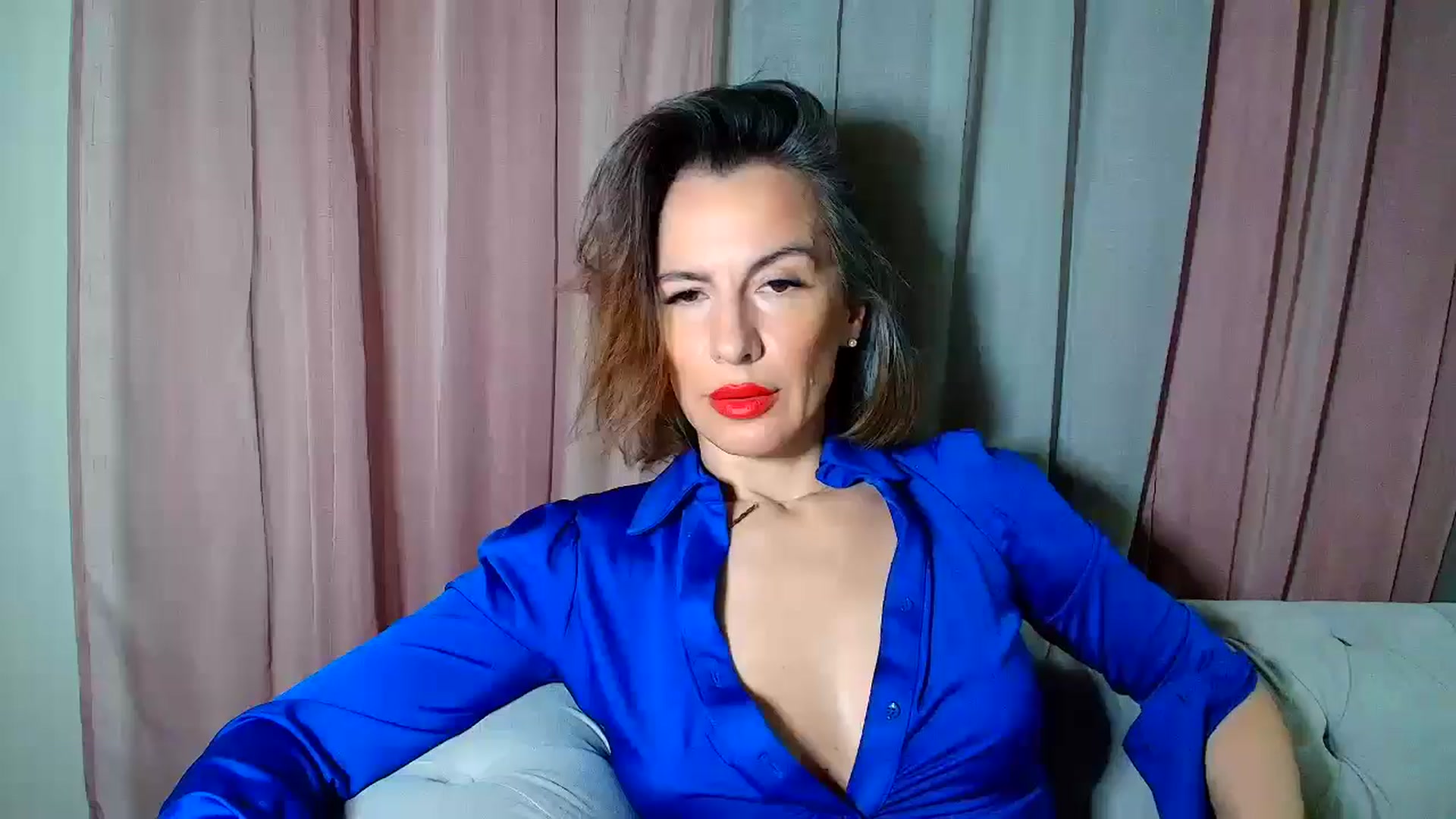 Gallery image thumbnail from Aarte_miss's myfreecams stream on, 12/01/2024, 24:20 image 9 of 20