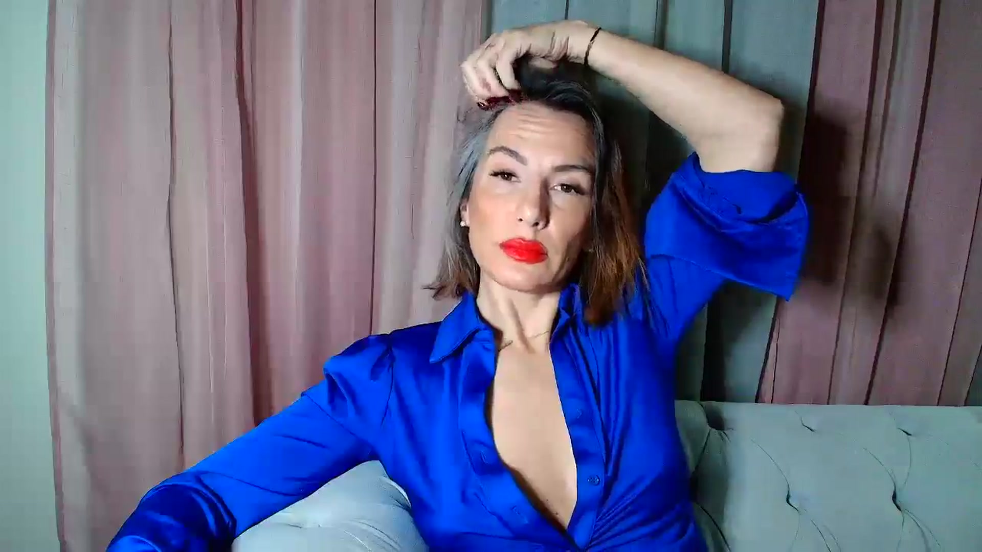 Gallery image thumbnail from Aarte_miss's myfreecams stream on, 12/01/2024, 24:20 image 8 of 20