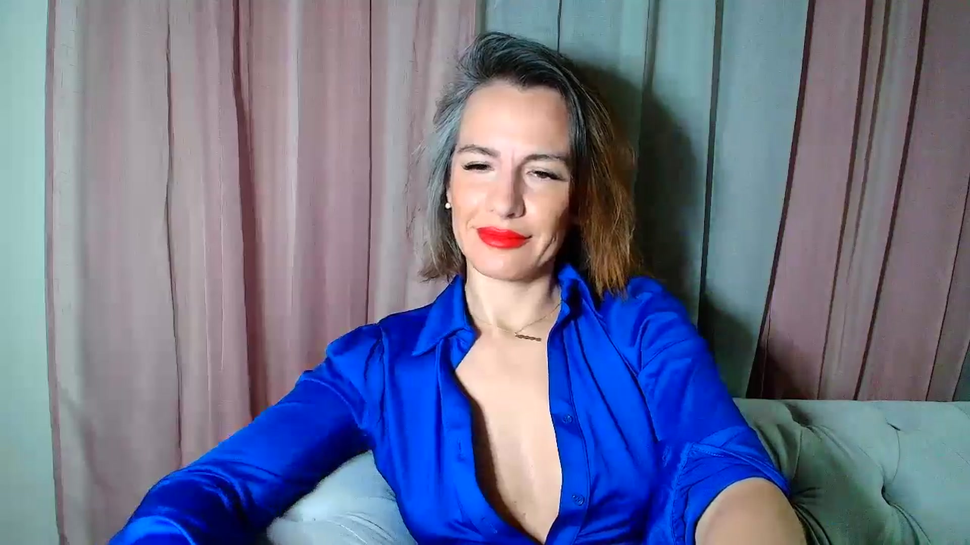 Gallery image thumbnail from Aarte_miss's myfreecams stream on, 12/01/2024, 24:20 image 15 of 20