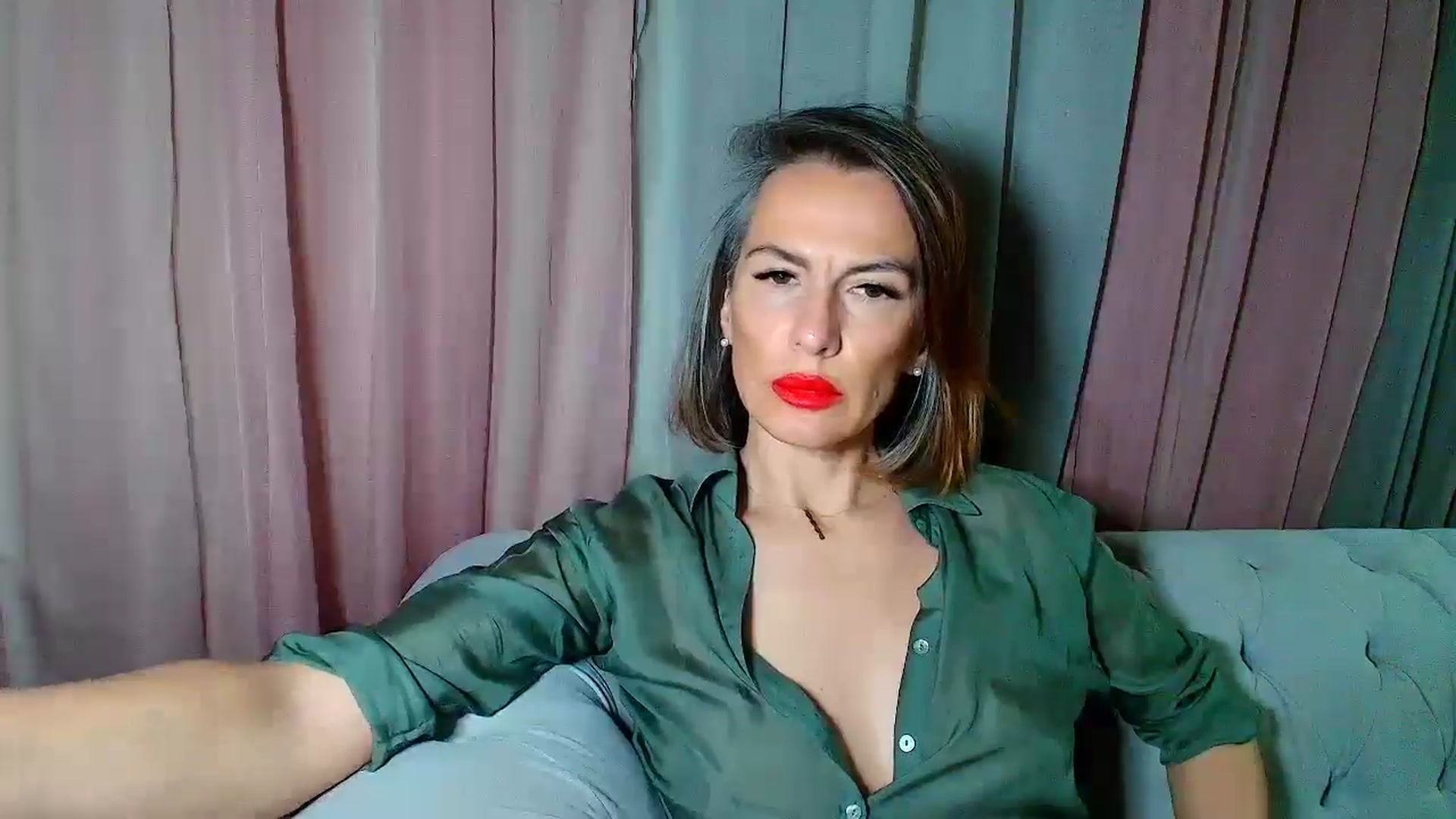 Gallery image thumbnail from Aarte_miss's myfreecams stream on, 12/07/2024, 24:37 image 13 of 20