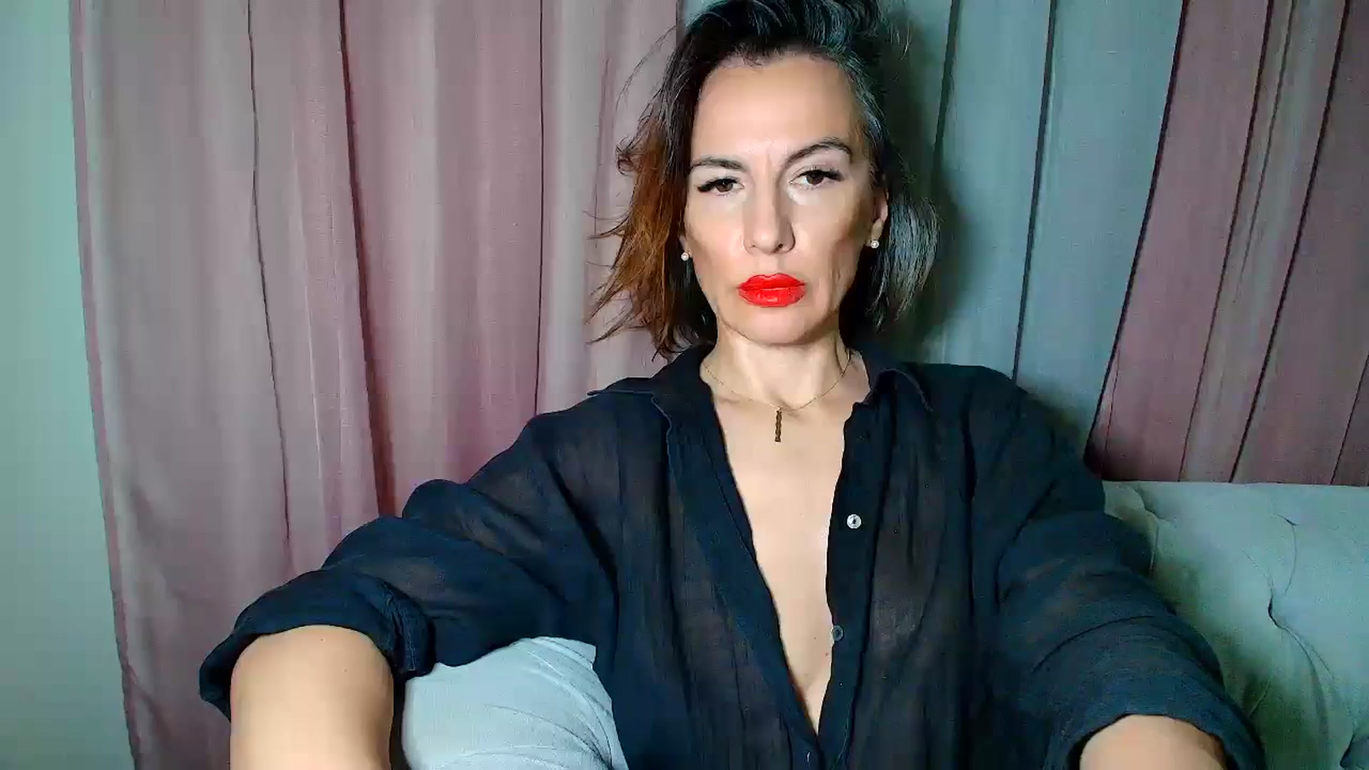 Gallery image thumbnail from Aarte_miss's myfreecams stream on, 12/08/2024, 24:01 image 17 of 20