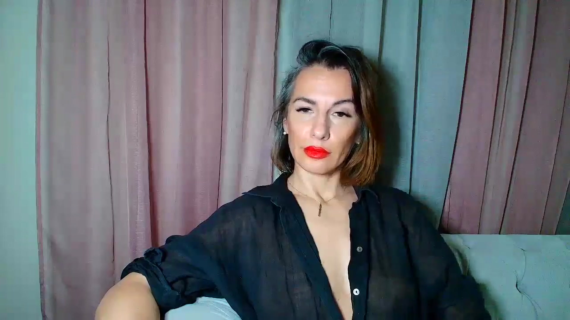 Gallery image thumbnail from Aarte_miss's myfreecams stream on, 12/08/2024, 24:01 image 10 of 20
