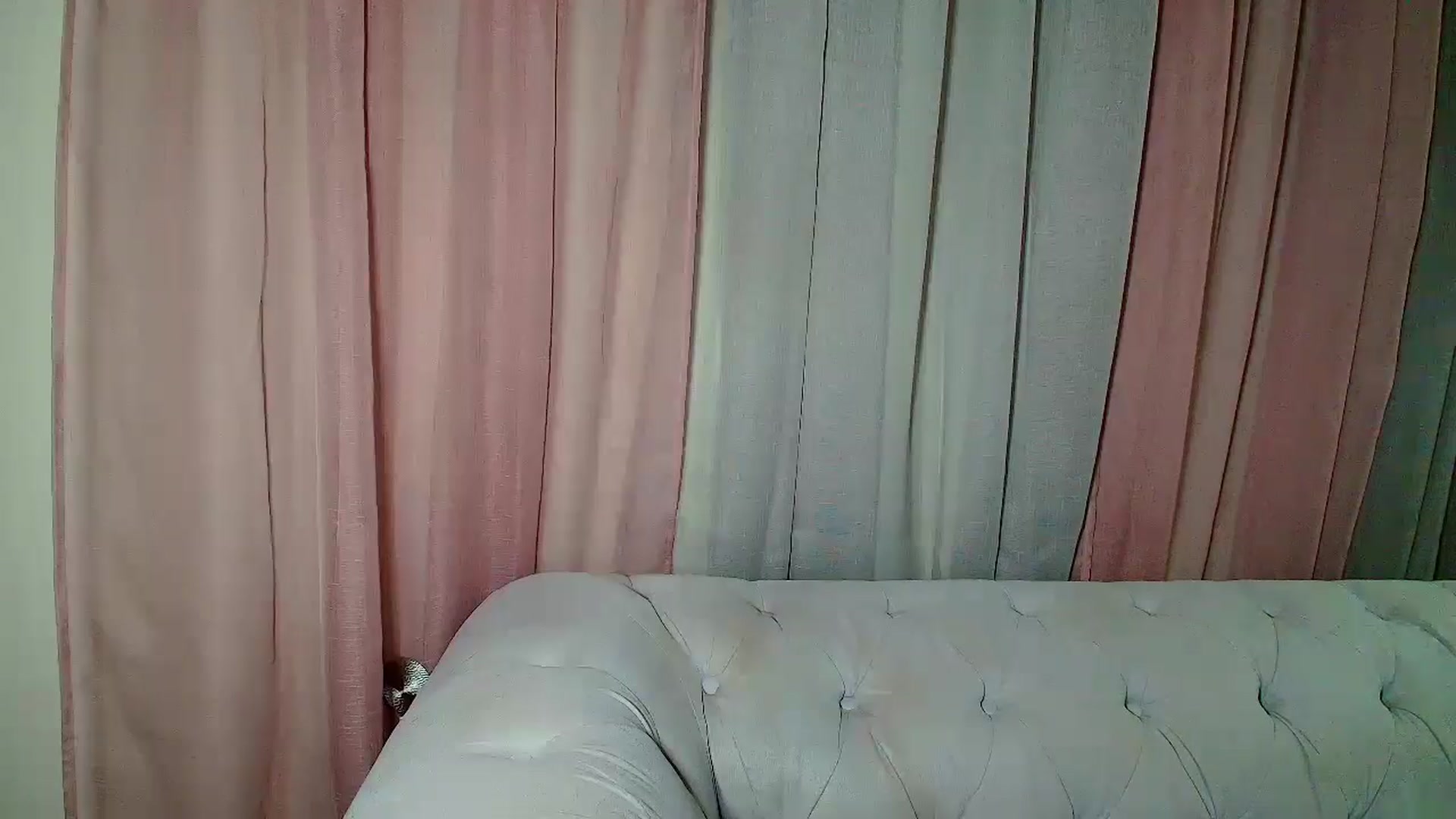 Gallery image thumbnail from Aarte_miss's myfreecams stream on, 12/13/2024, 24:02 image 9 of 20