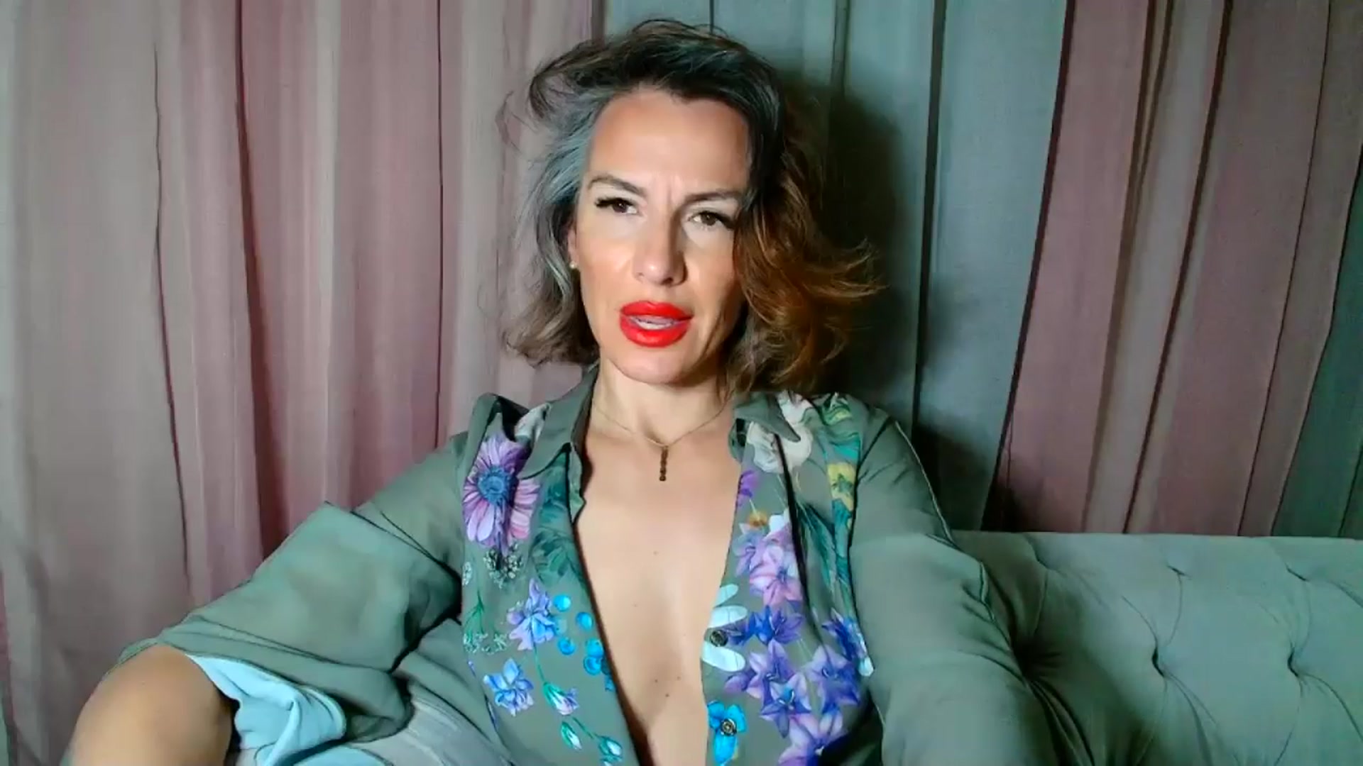 Gallery image thumbnail from Aarte_miss's myfreecams stream on, 12/15/2024, 21:44 image 9 of 20