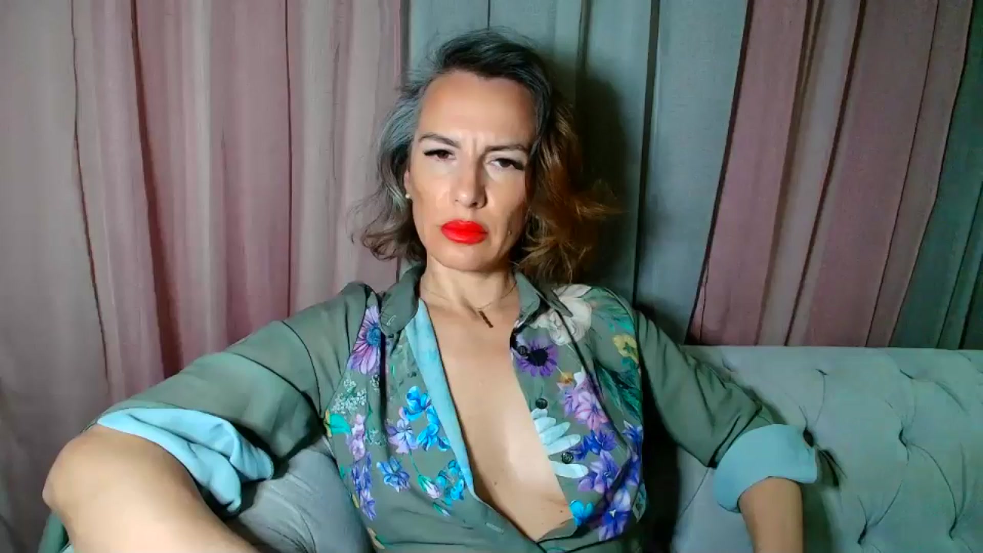 Gallery image thumbnail from Aarte_miss's myfreecams stream on, 12/15/2024, 21:44 image 3 of 20