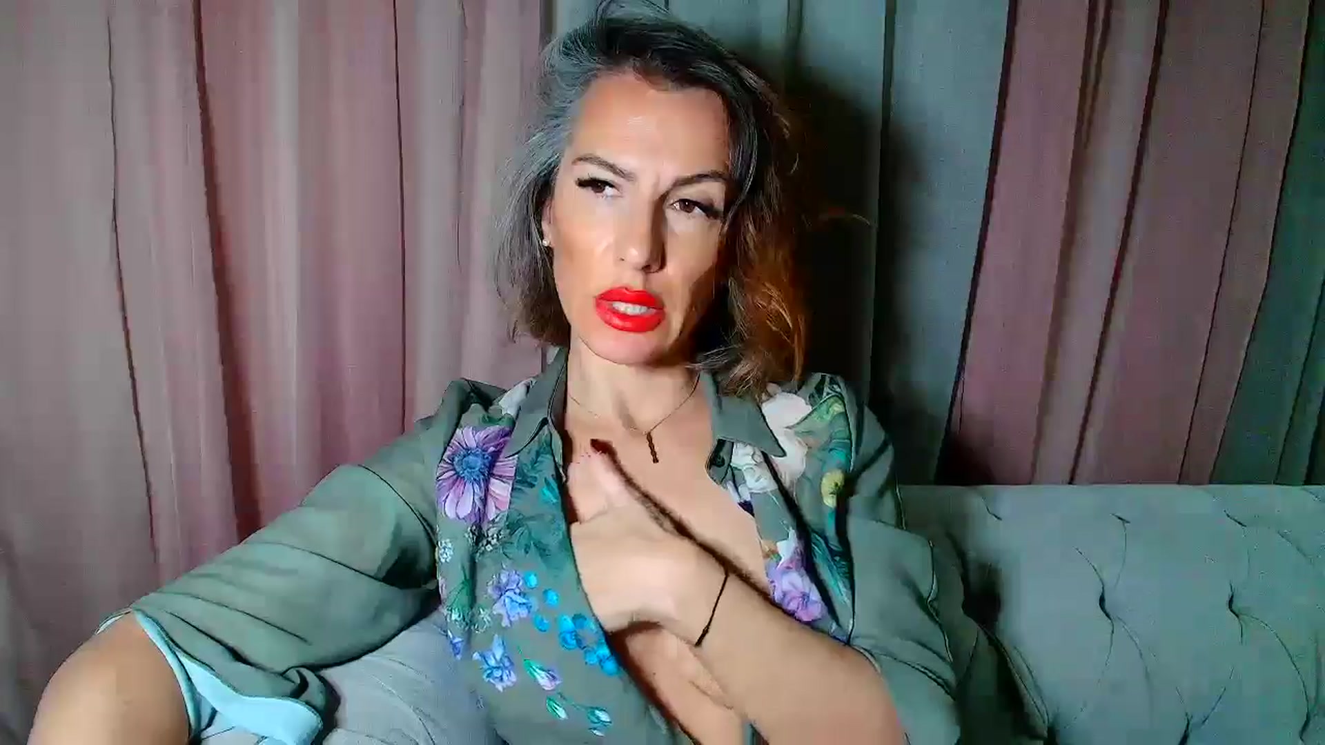 Gallery image thumbnail from Aarte_miss's myfreecams stream on, 12/15/2024, 23:27 image 7 of 20
