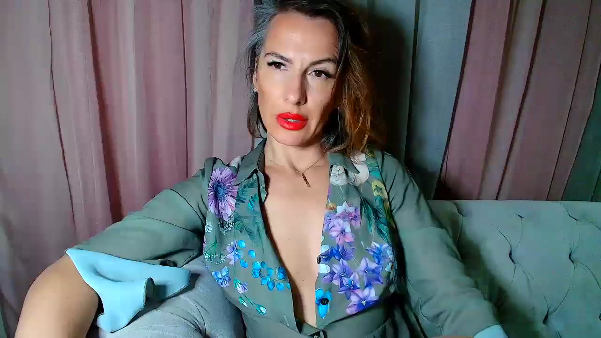 Gallery image thumbnail from Aarte_miss's myfreecams stream on, 12/15/2024, 23:27 image 20 of 20