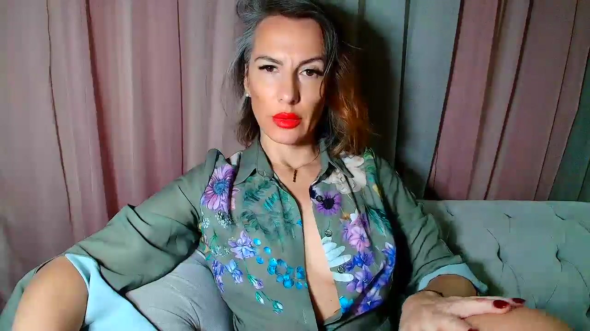 Gallery image thumbnail from Aarte_miss's myfreecams stream on, 12/16/2024, 24:08 image 3 of 20