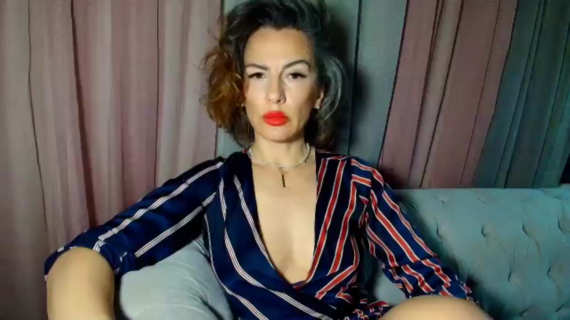 Gallery image thumbnail from Aarte_miss's myfreecams stream on, 12/22/2024, 24:29 image 1 of 20