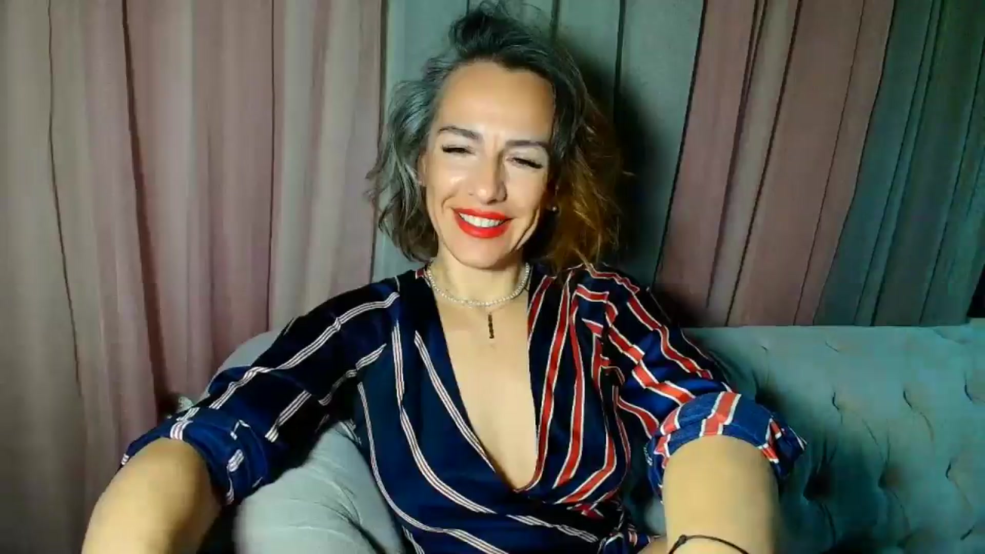 Gallery image thumbnail from Aarte_miss's myfreecams stream on, 12/22/2024, 24:29 image 5 of 20