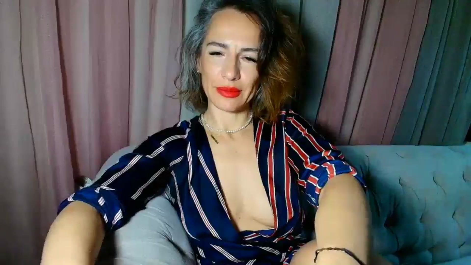 Gallery image thumbnail from Aarte_miss's myfreecams stream on, 12/22/2024, 24:29 image 11 of 20