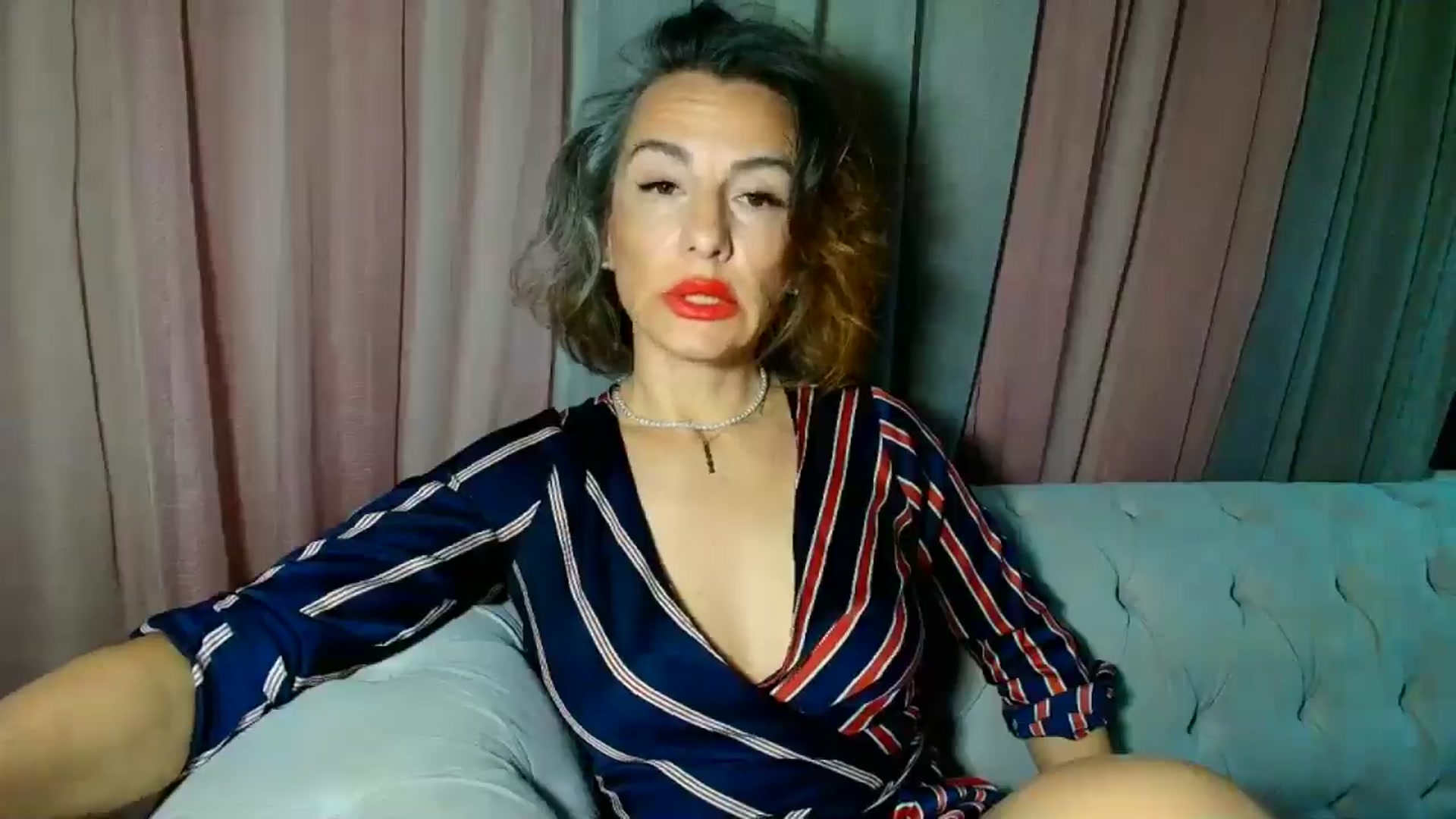 Gallery image thumbnail from Aarte_miss's myfreecams stream on, 12/22/2024, 24:29 image 2 of 20
