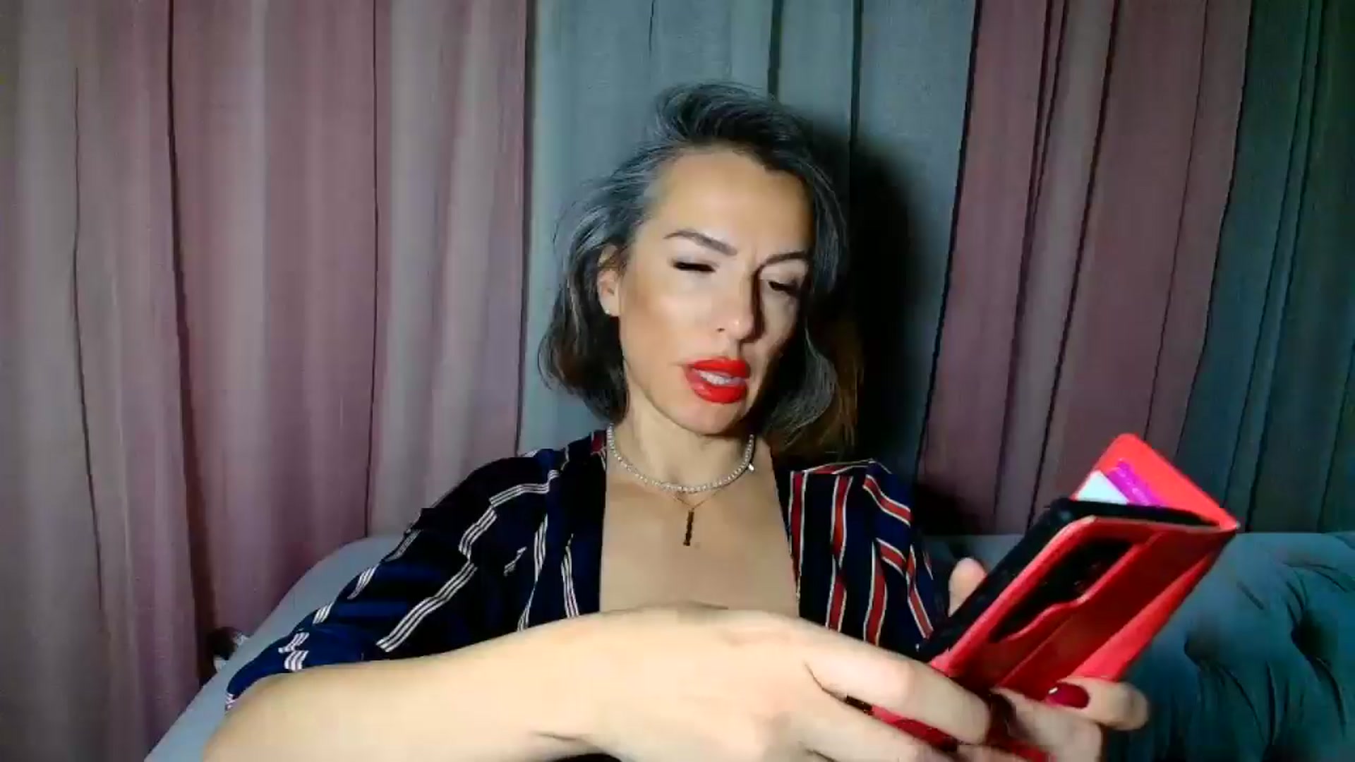Gallery image thumbnail from Aarte_miss's myfreecams stream on, 12/22/2024, 03:58 image 4 of 20